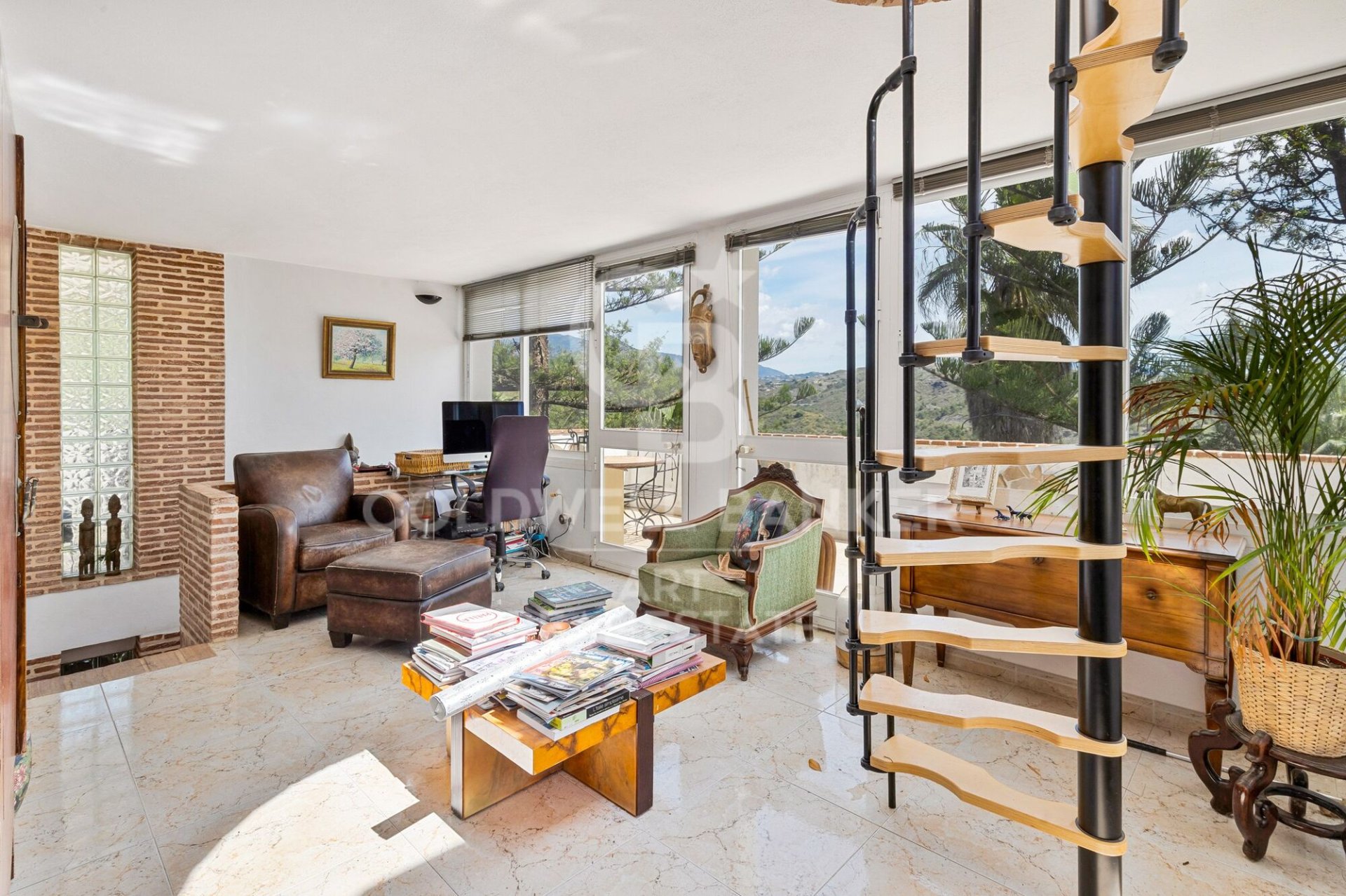 Villa i Estepona, Malaga, Spanien 8 sovrum, 708 kvm. Nr. 179140