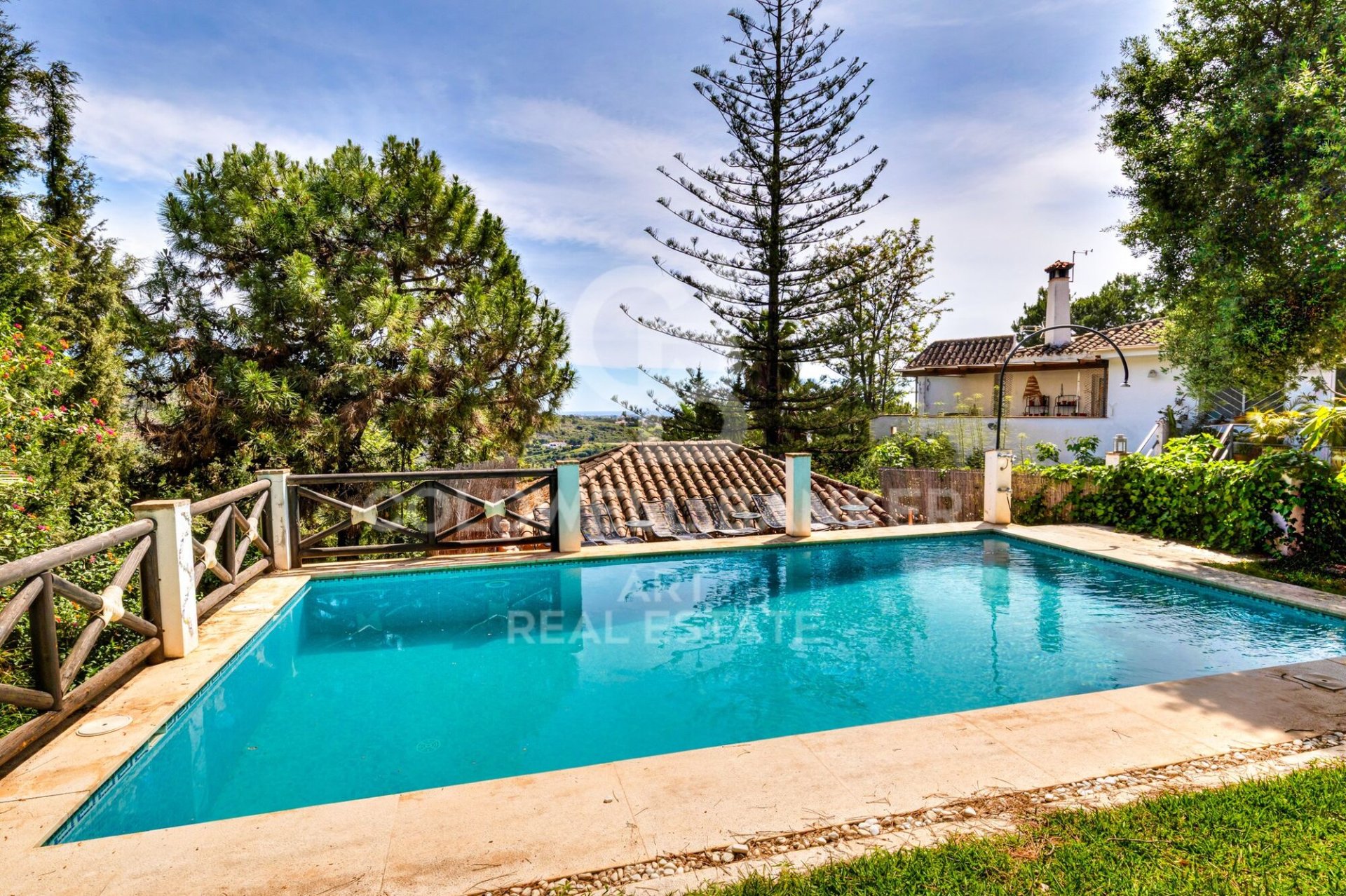 Villa i Estepona, Malaga, Spanien 8 sovrum, 708 kvm. Nr. 179140