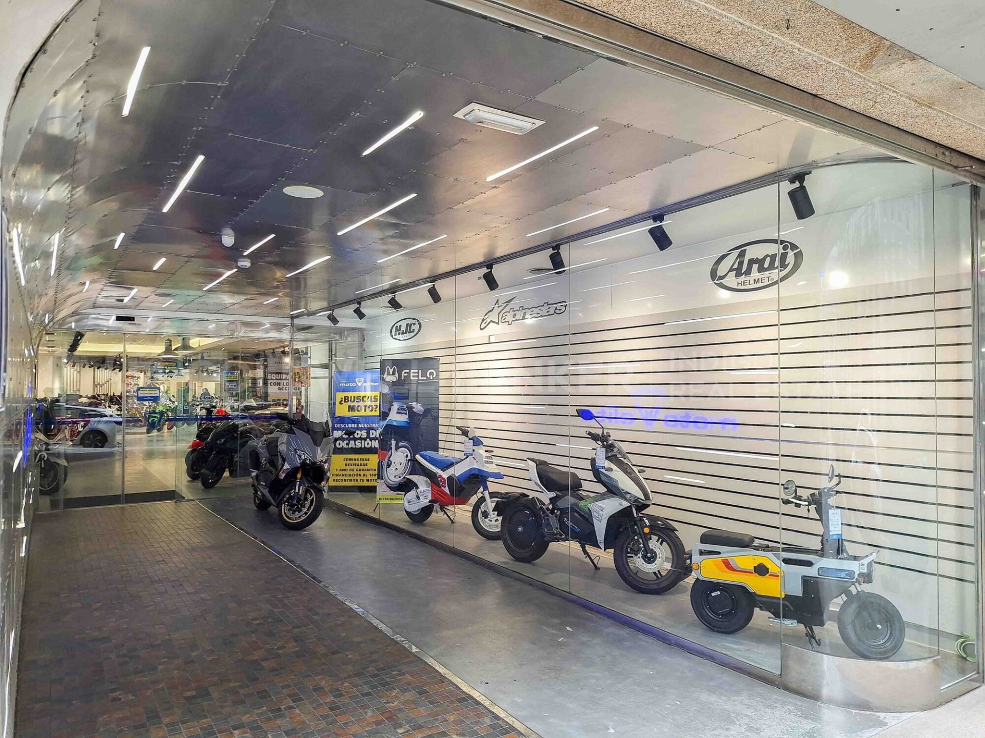 Commercial property à Vigo, Pontevedra, Espagne 792 m2 No. 157511
