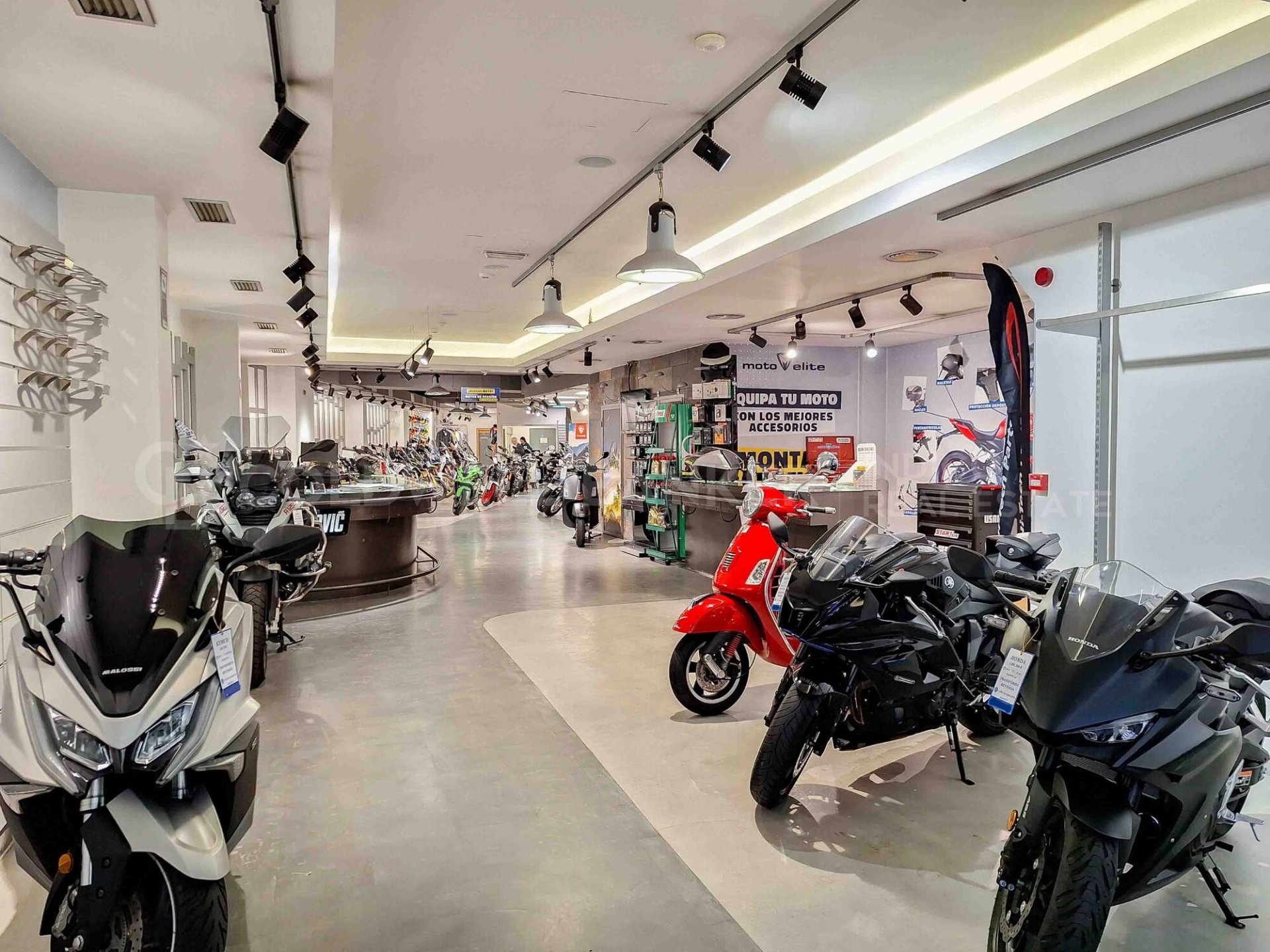 Commercial property à Vigo, Pontevedra, Espagne 792 m2 No. 157511