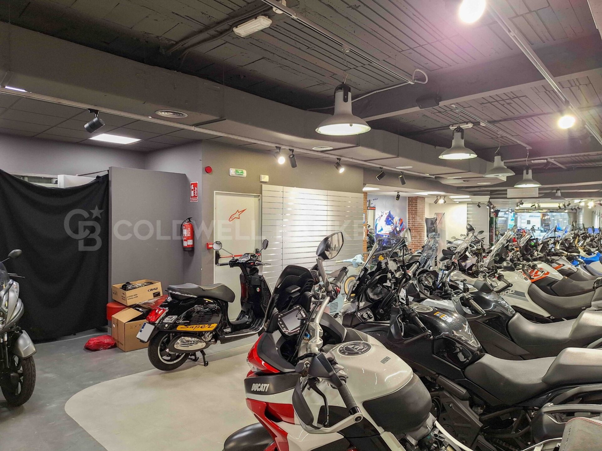 Commercial property à Vigo, Pontevedra, Espagne 792 m2 No. 157511