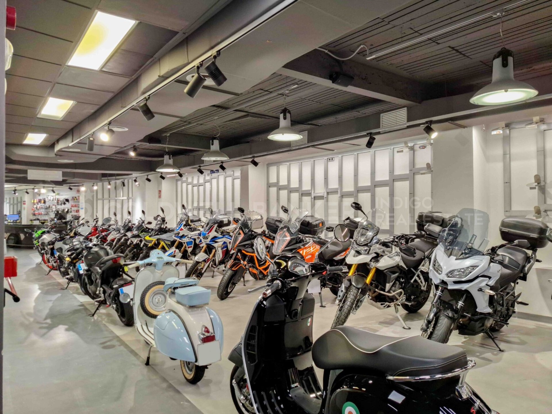 Commercial property à Vigo, Pontevedra, Espagne 792 m2 No. 157511