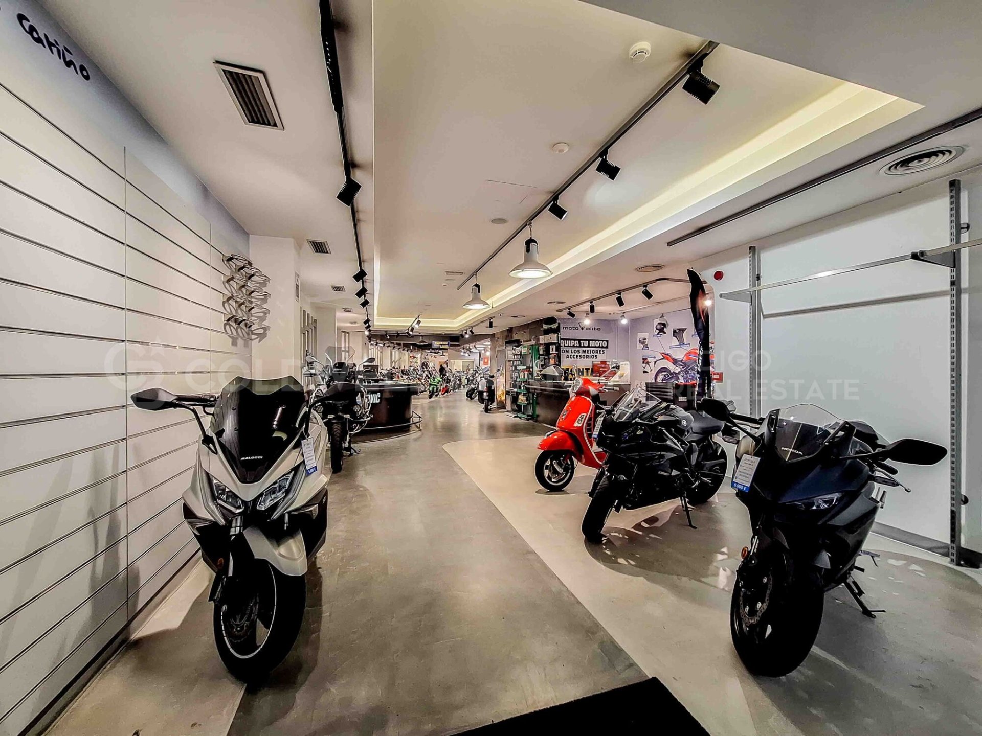 Commercial property à Vigo, Pontevedra, Espagne 792 m2 No. 157511