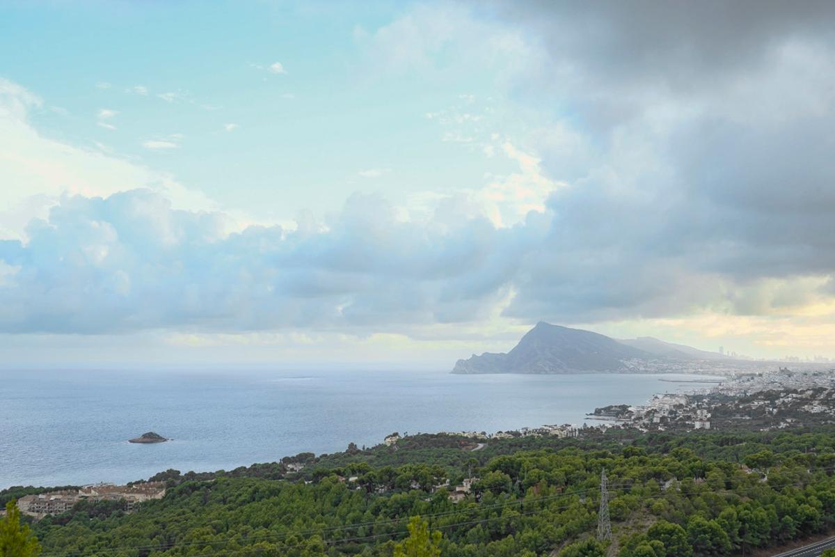 Villa in Altea, Alicante, Spain 4 bedrooms, 470 sq.m. No. 80763