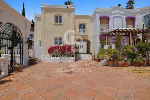 Townhouse in Benahavis, Malaga, Spain 3 bedrooms, 133 sq.m. No. 159444