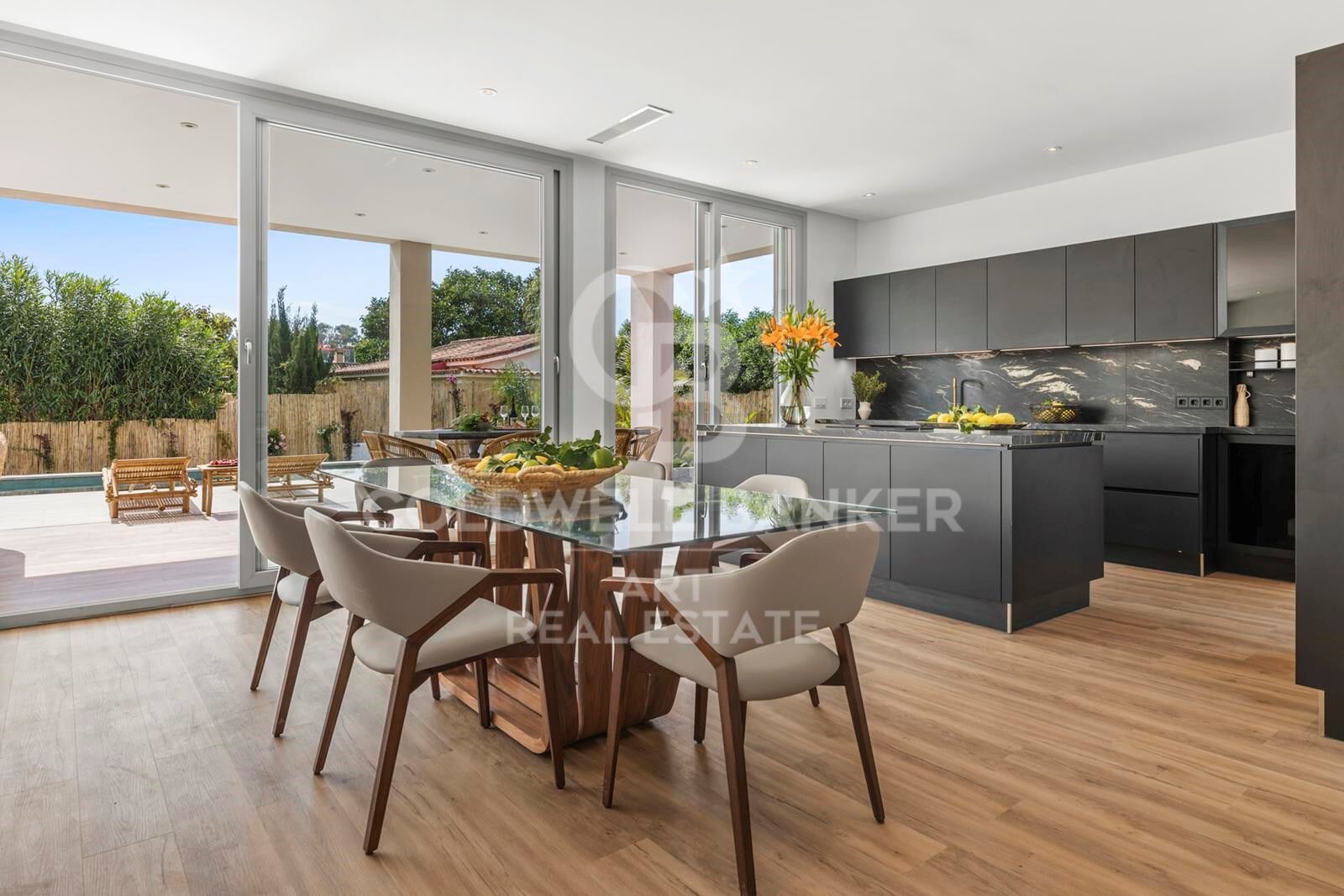 Villa i Marbella, Malaga, Spanien 5 sovrum, 450 kvm. Nr. 159441