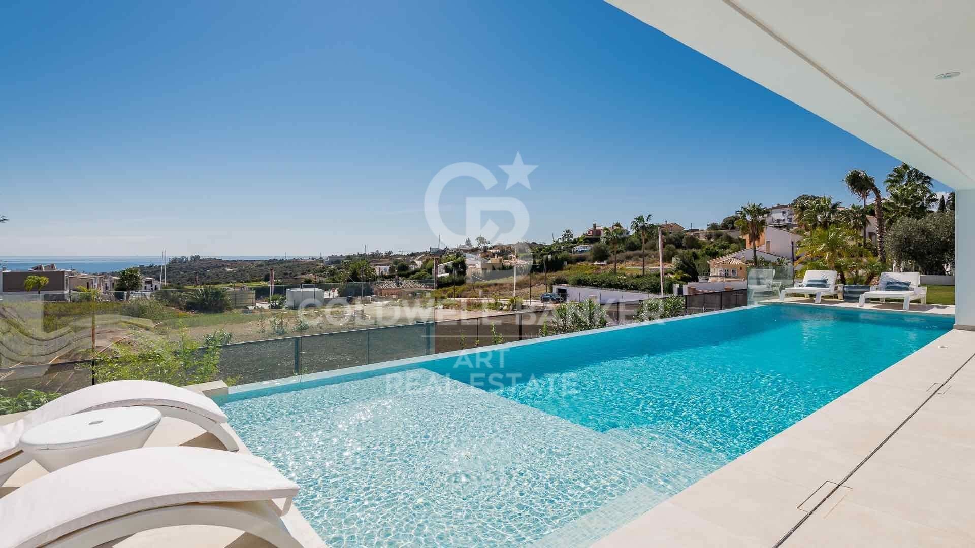 Villa i Estepona, Malaga, Spanien 5 sovrum, 413 kvm. Nr. 159442