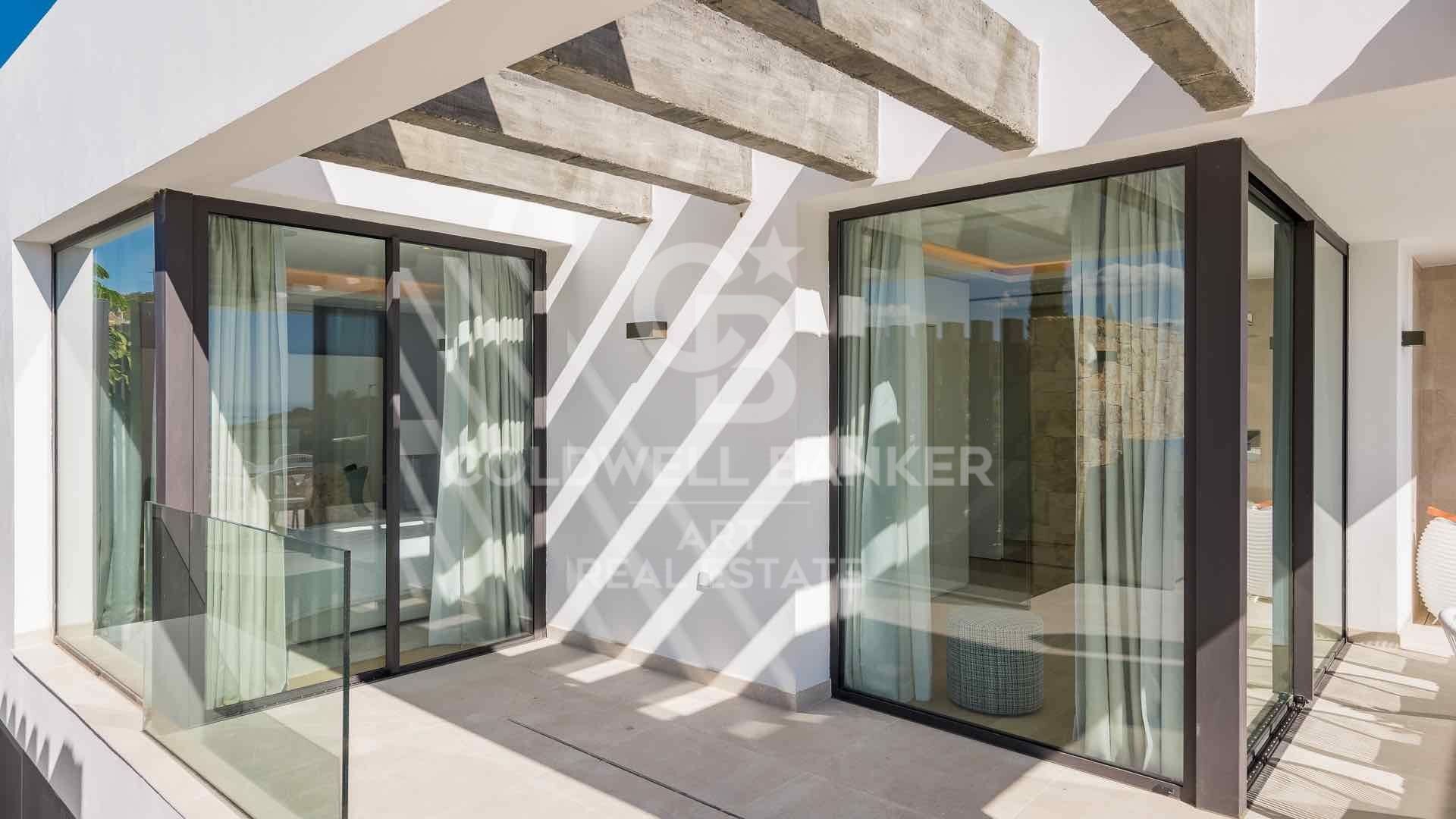 Villa i Estepona, Malaga, Spanien 5 sovrum, 413 kvm. Nr. 159442
