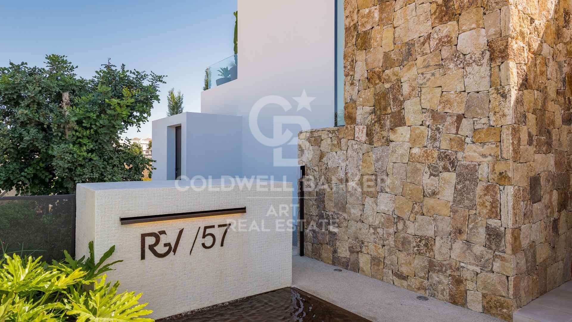 Villa i Estepona, Malaga, Spanien 5 sovrum, 413 kvm. Nr. 159442