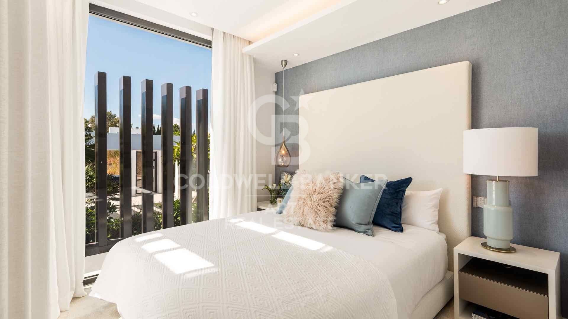 Villa i Estepona, Malaga, Spanien 5 sovrum, 413 kvm. Nr. 159442