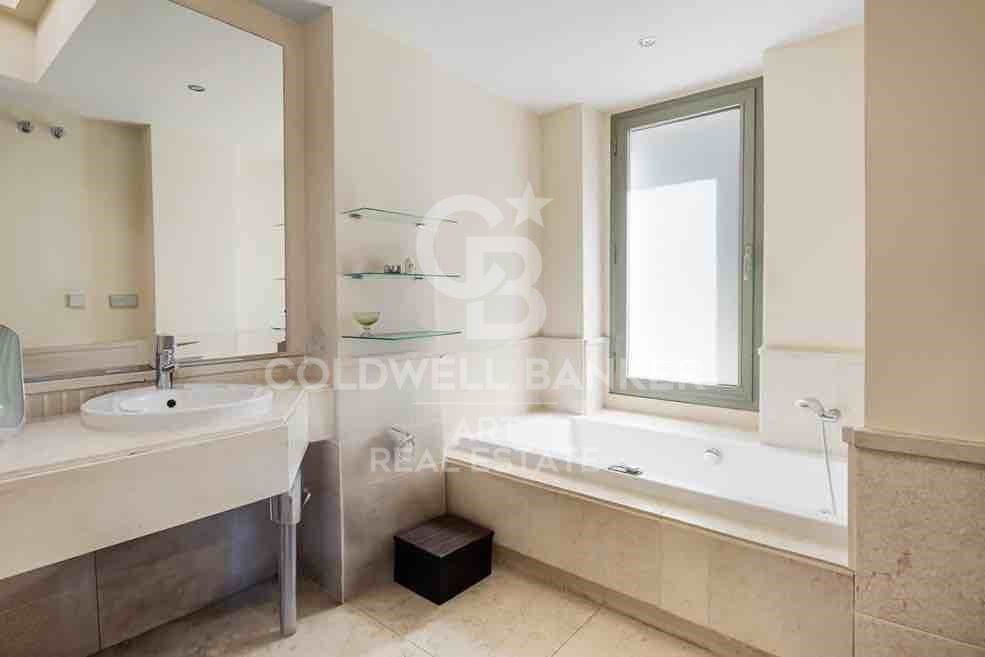 Takvåning i Benahavis, Malaga, Spanien 3 sovrum, 231 kvm. Nr. 159445