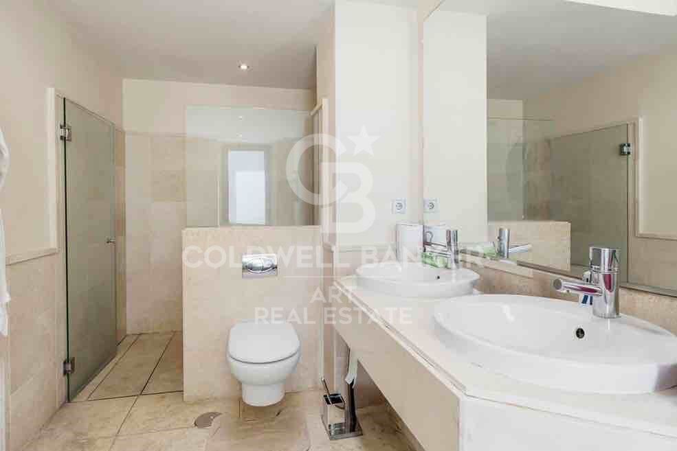 Takvåning i Benahavis, Malaga, Spanien 3 sovrum, 231 kvm. Nr. 159445