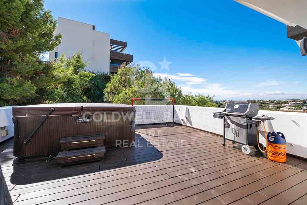 Takvåning i Benahavis, Malaga, Spanien 3 sovrum, 231 kvm. Nr. 159445