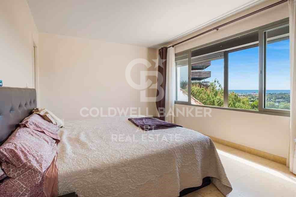 Takvåning i Benahavis, Malaga, Spanien 3 sovrum, 231 kvm. Nr. 159445