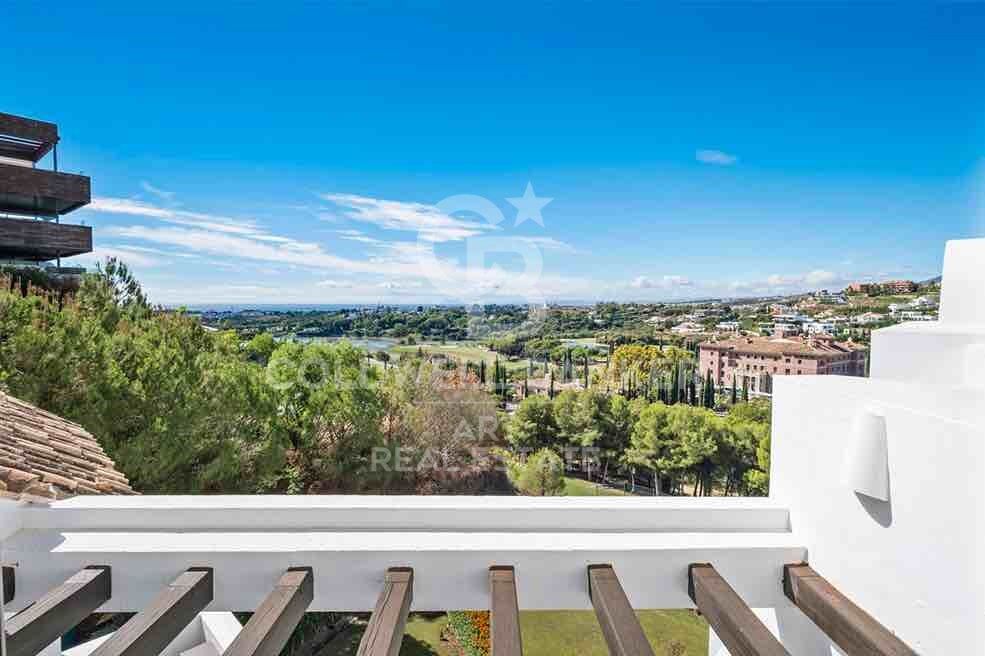 Takvåning i Benahavis, Malaga, Spanien 3 sovrum, 231 kvm. Nr. 159445