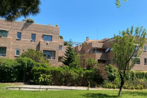 Wohnung in Madrid, Spanien 2 Schlafzimmer, 121 m2 Nr. 76223