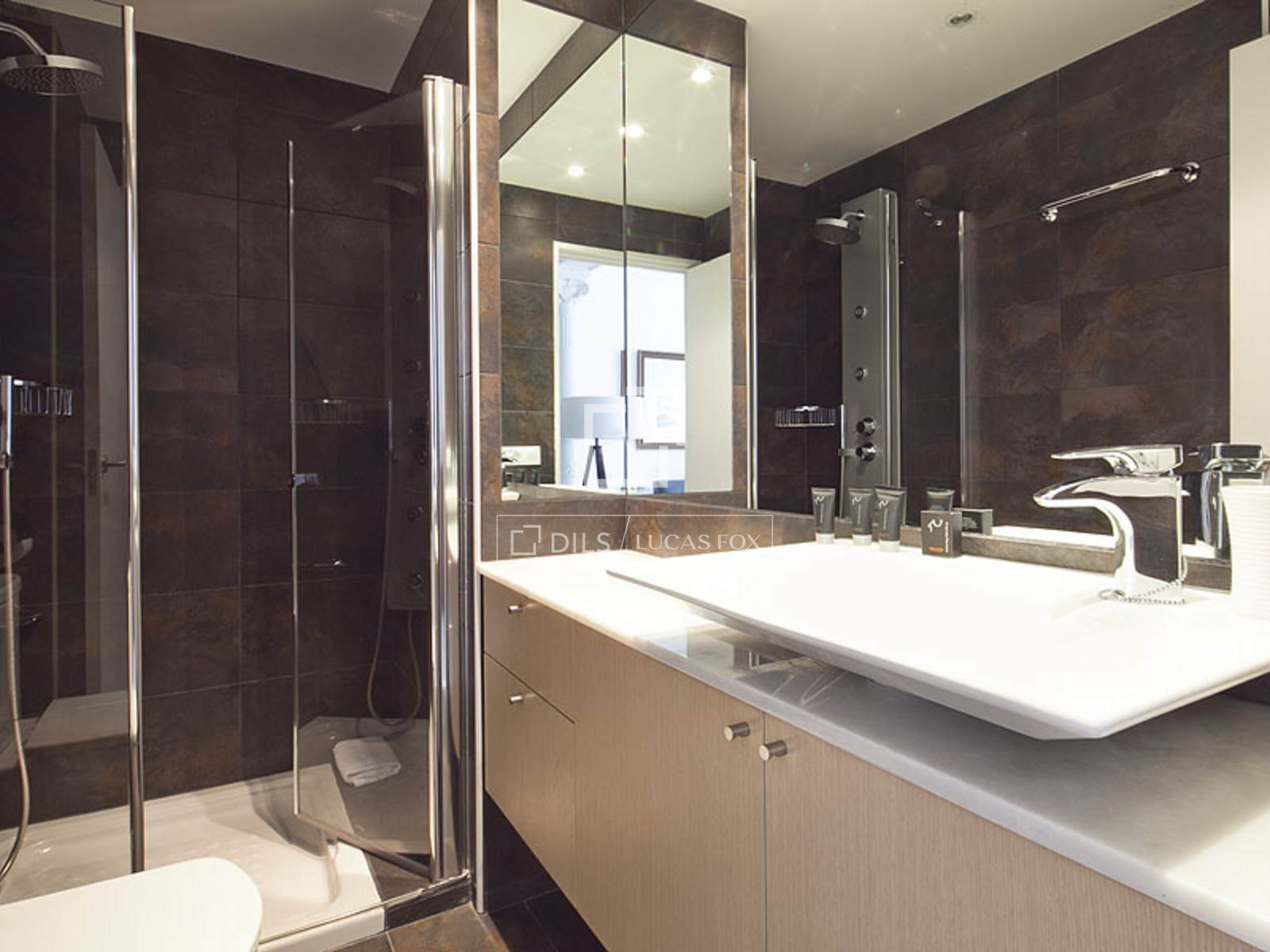 Dzīvoklis Barcelona, Spānijā 7 istabas, 173 m2 Nr. 192746
