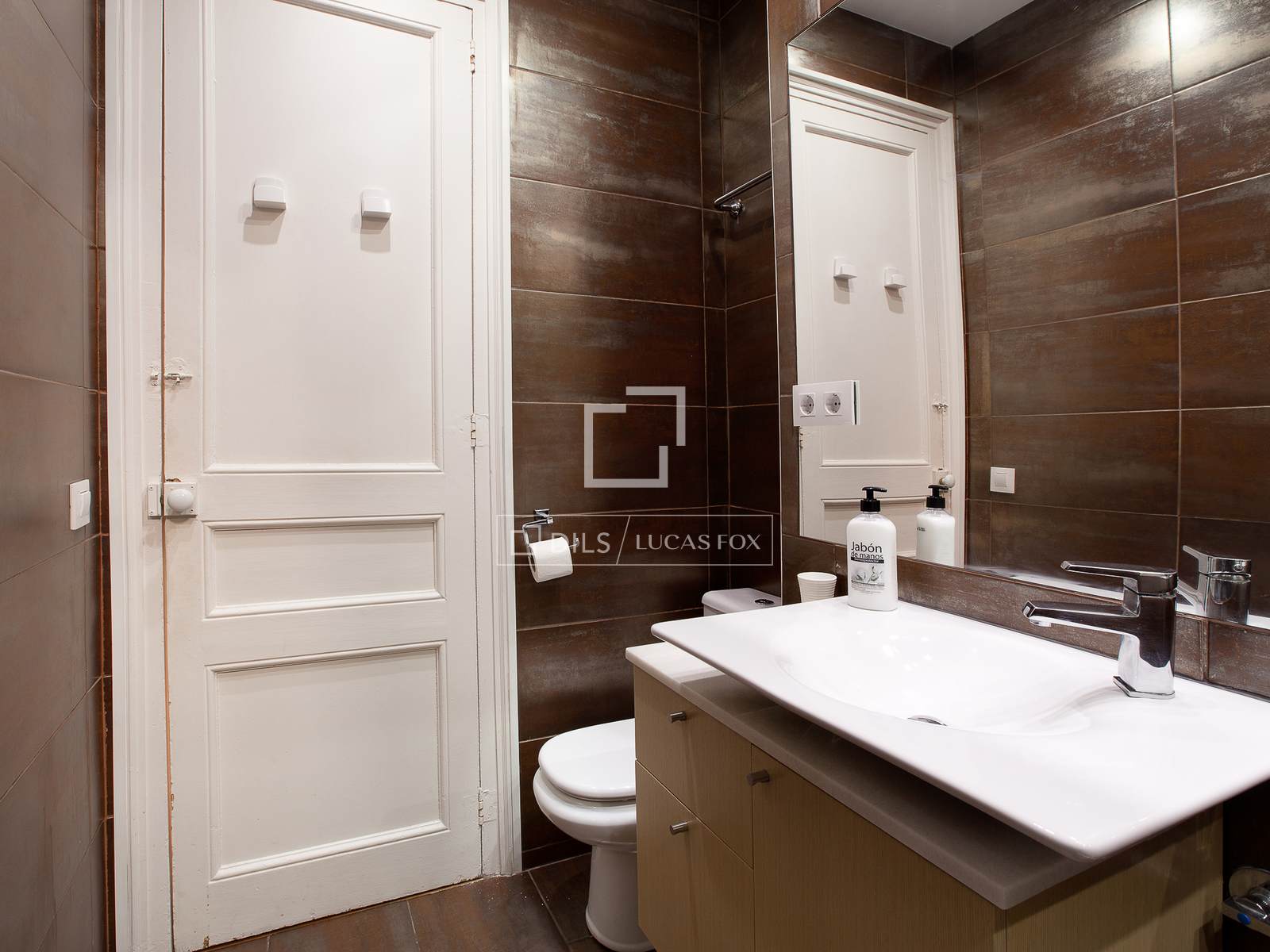 Dzīvoklis Barcelona, Spānijā 7 istabas, 173 m2 Nr. 192746