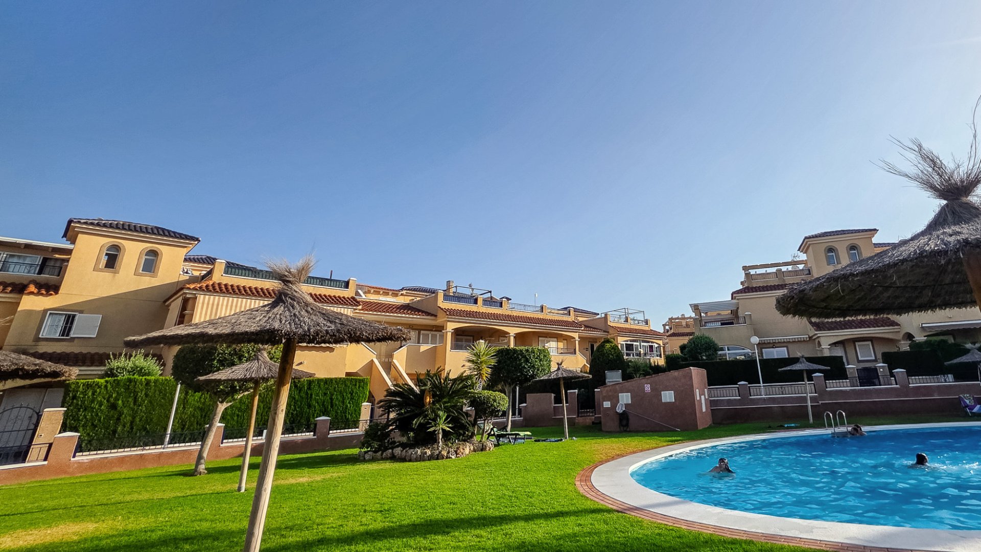 Apartamento en Torre de la Horadada, Alicante, España 2 dormitorios, 72 m2 No. 192018