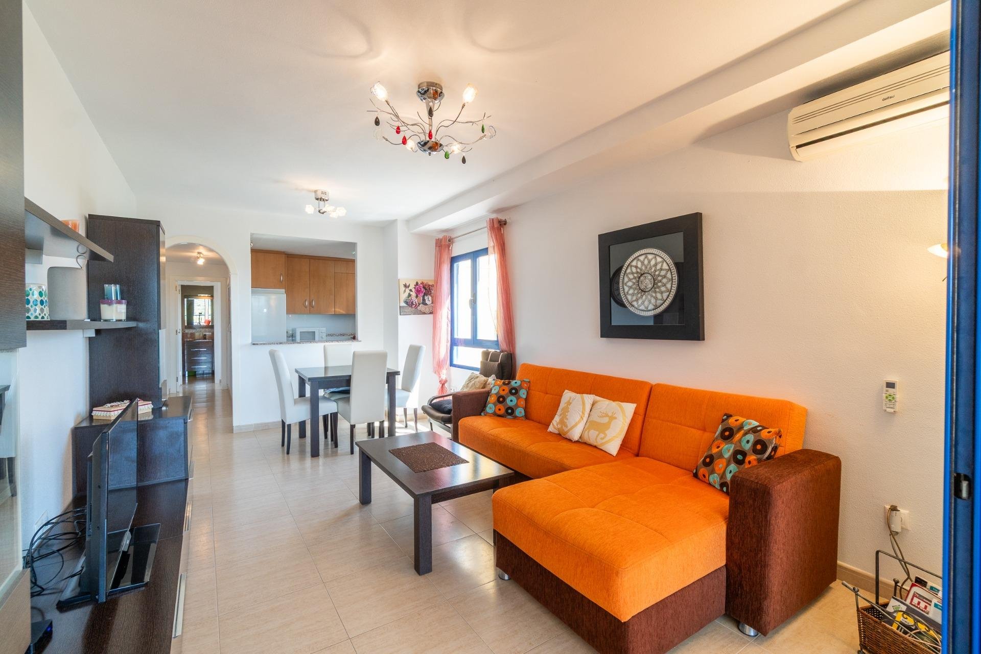 Apartamento en Dehesa De Campoamor, Alicante, España 2 dormitorios, 69 m2 No. 192019