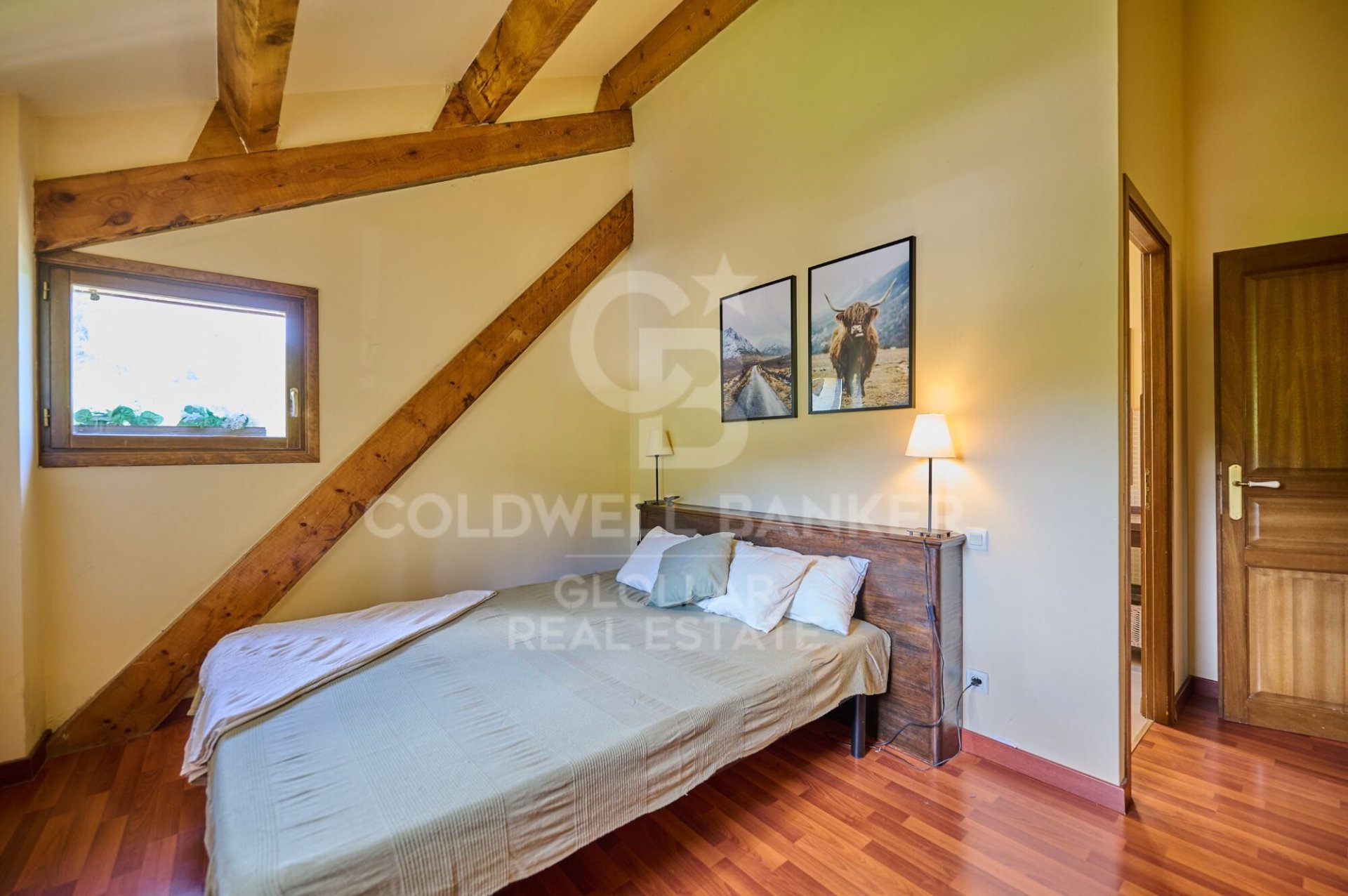 Huvila Espanja 6 makuuhuonetta, 240 m2 No. 158585