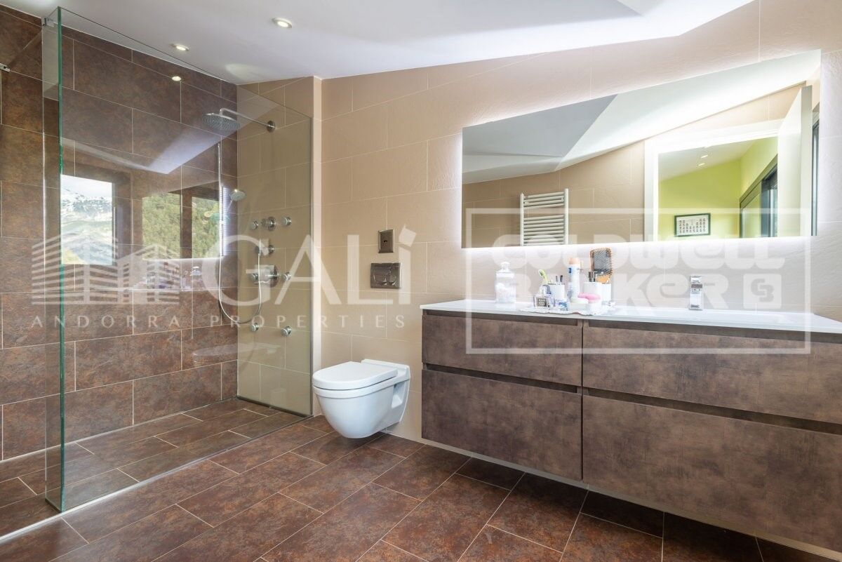Villa Principado De Andorra (Ninguna Poblacion Tiene C.P.), Lleida, Spānijā 5 istabas, 1120 m2 Nr. 160355