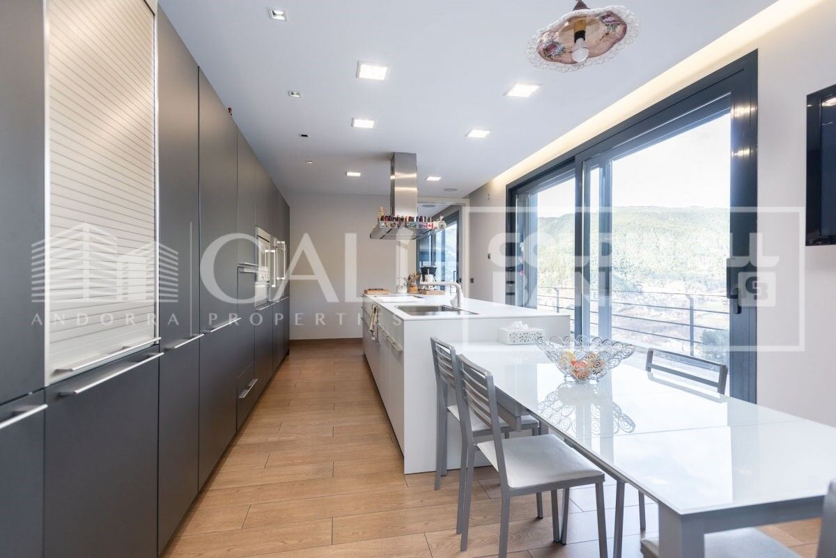Villa Principado De Andorra (Ninguna Poblacion Tiene C.P.), Lleida, Spānijā 5 istabas, 1120 m2 Nr. 160355