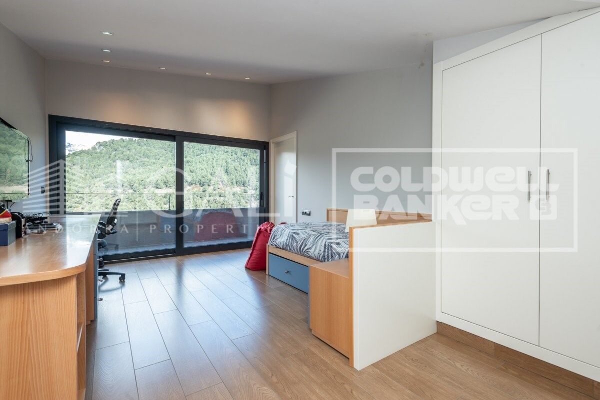 Villa Principado De Andorra (Ninguna Poblacion Tiene C.P.), Lleida, Spānijā 5 istabas, 1120 m2 Nr. 160355