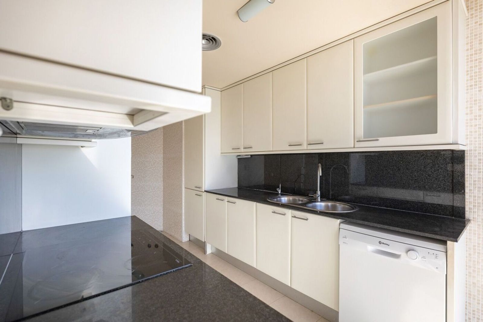 Apartamento en Barcelona, España 4 dormitorios, 171 m2 No. 168973