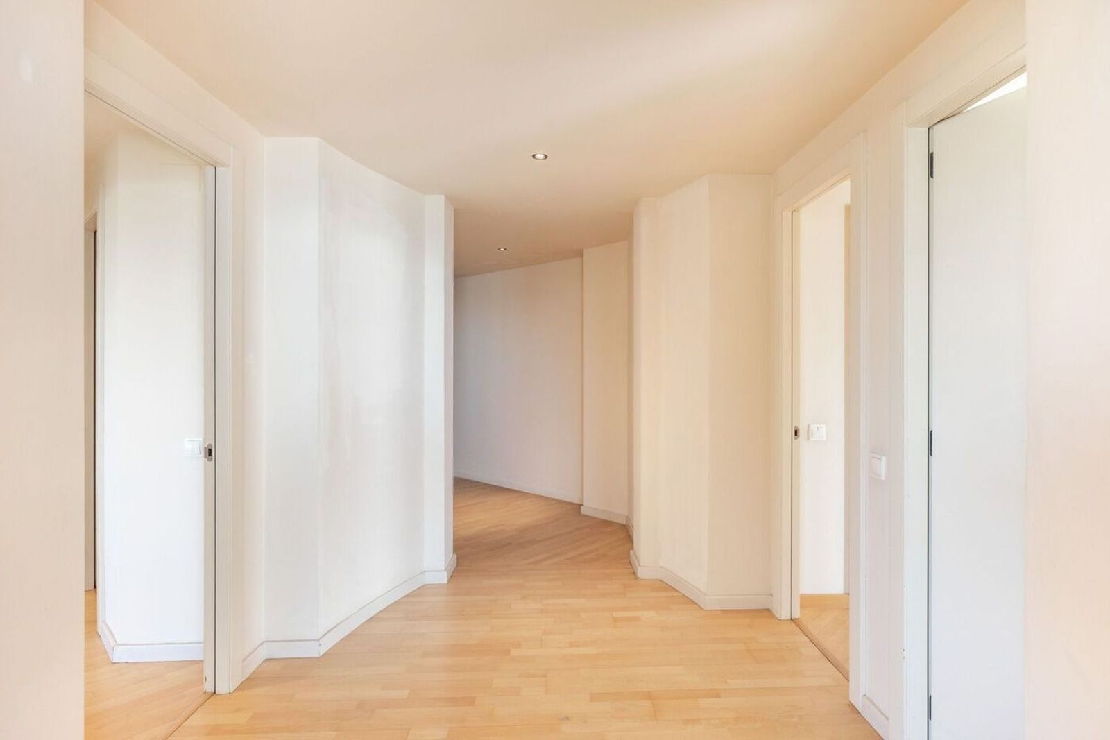 Apartamento en Barcelona, España 4 dormitorios, 171 m2 No. 168973