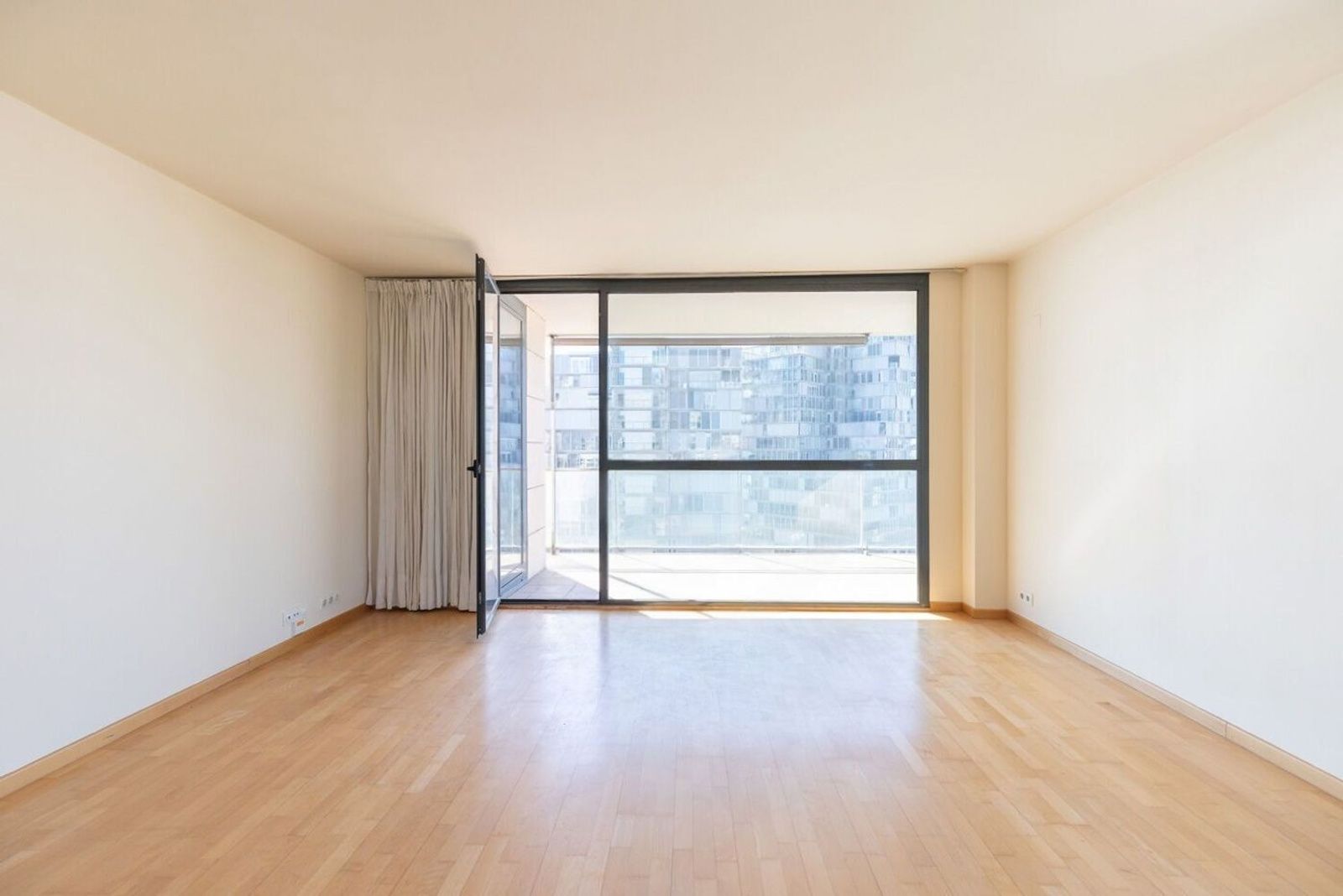 Apartamento en Barcelona, España 4 dormitorios, 171 m2 No. 168973