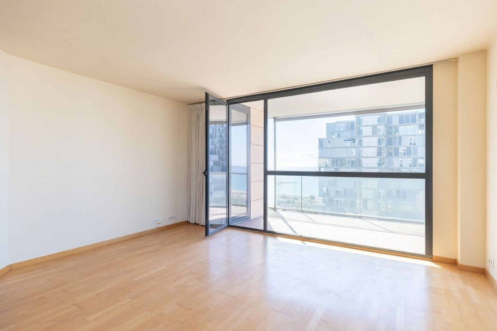 Apartamento en Barcelona, España 4 dormitorios, 171 m2 No. 168973