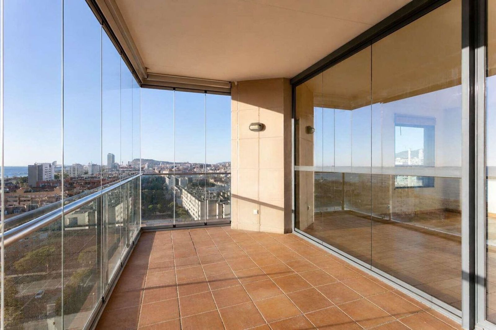 Apartamento en Barcelona, España 4 dormitorios, 171 m2 No. 168973