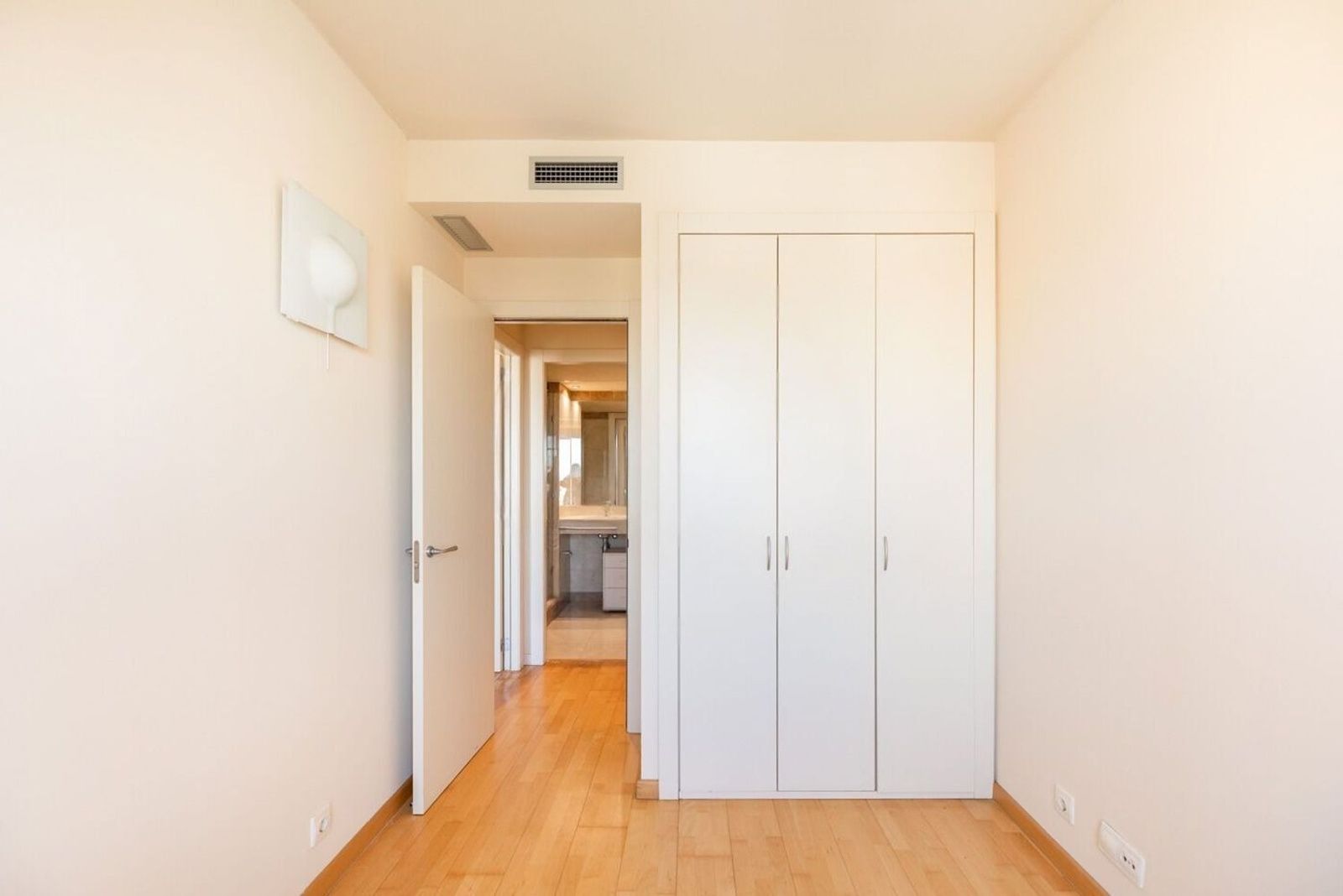 Apartamento en Barcelona, España 4 dormitorios, 171 m2 No. 168973