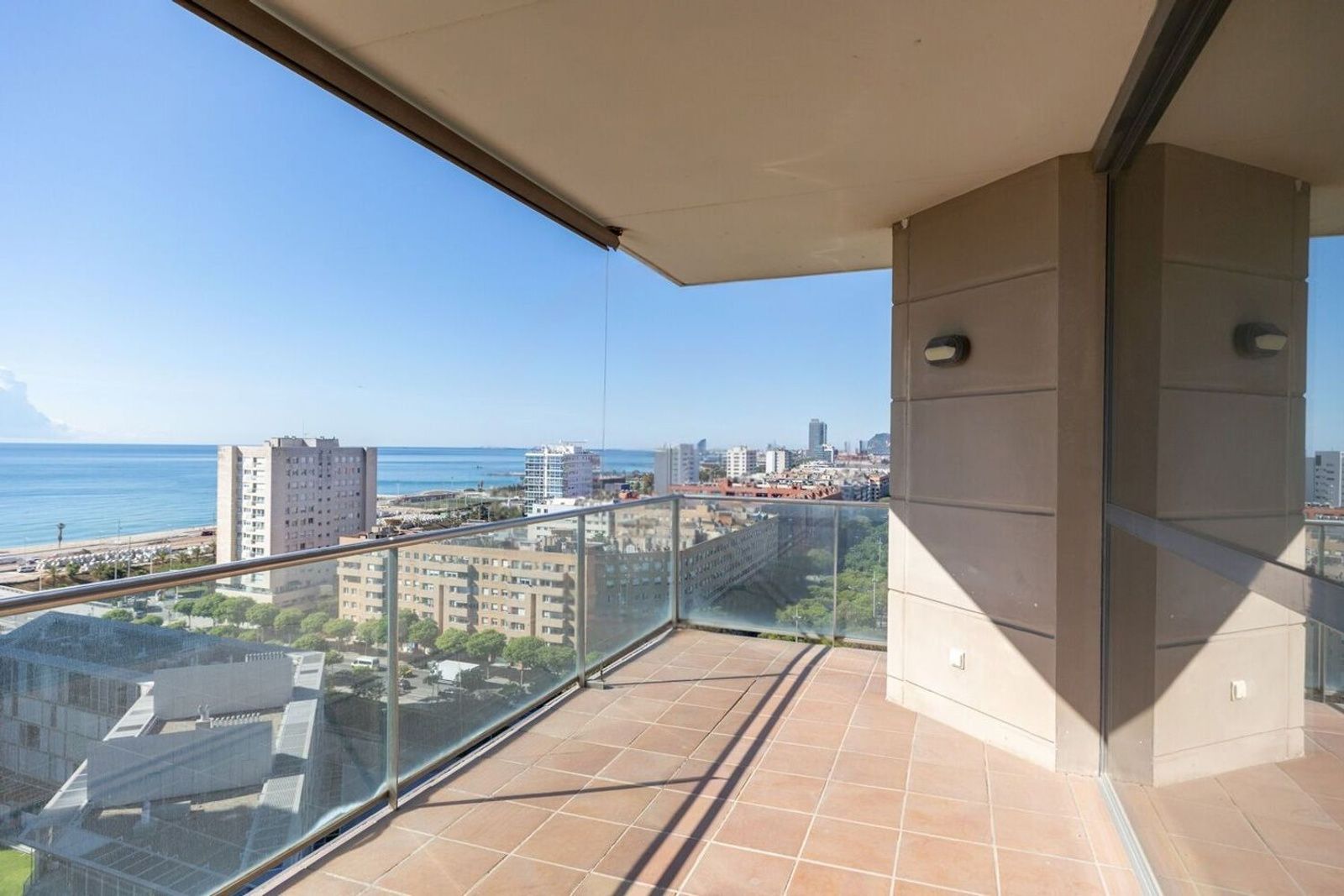 Apartamento en Barcelona, España 4 dormitorios, 171 m2 No. 168973