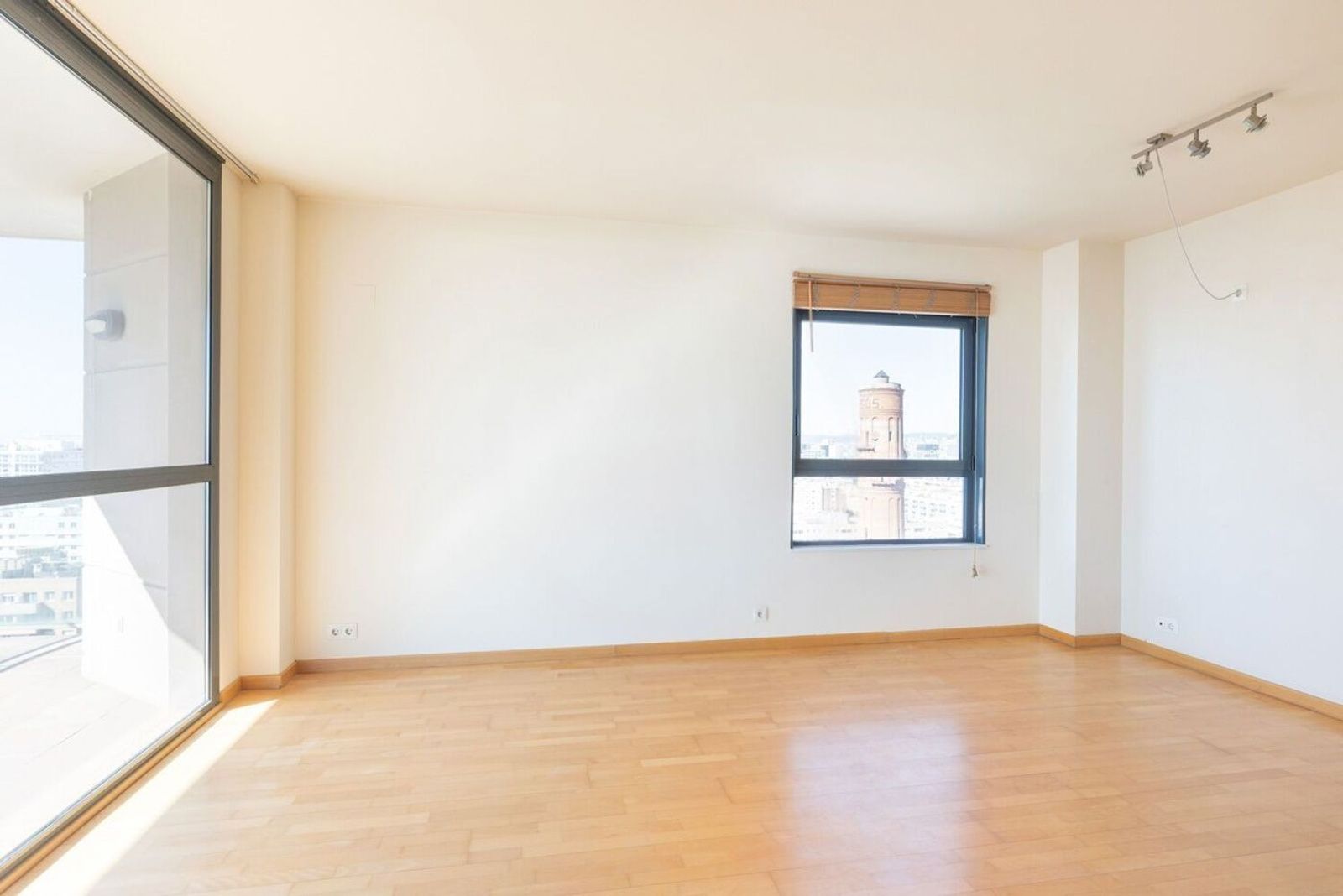 Apartamento en Barcelona, España 4 dormitorios, 171 m2 No. 168973