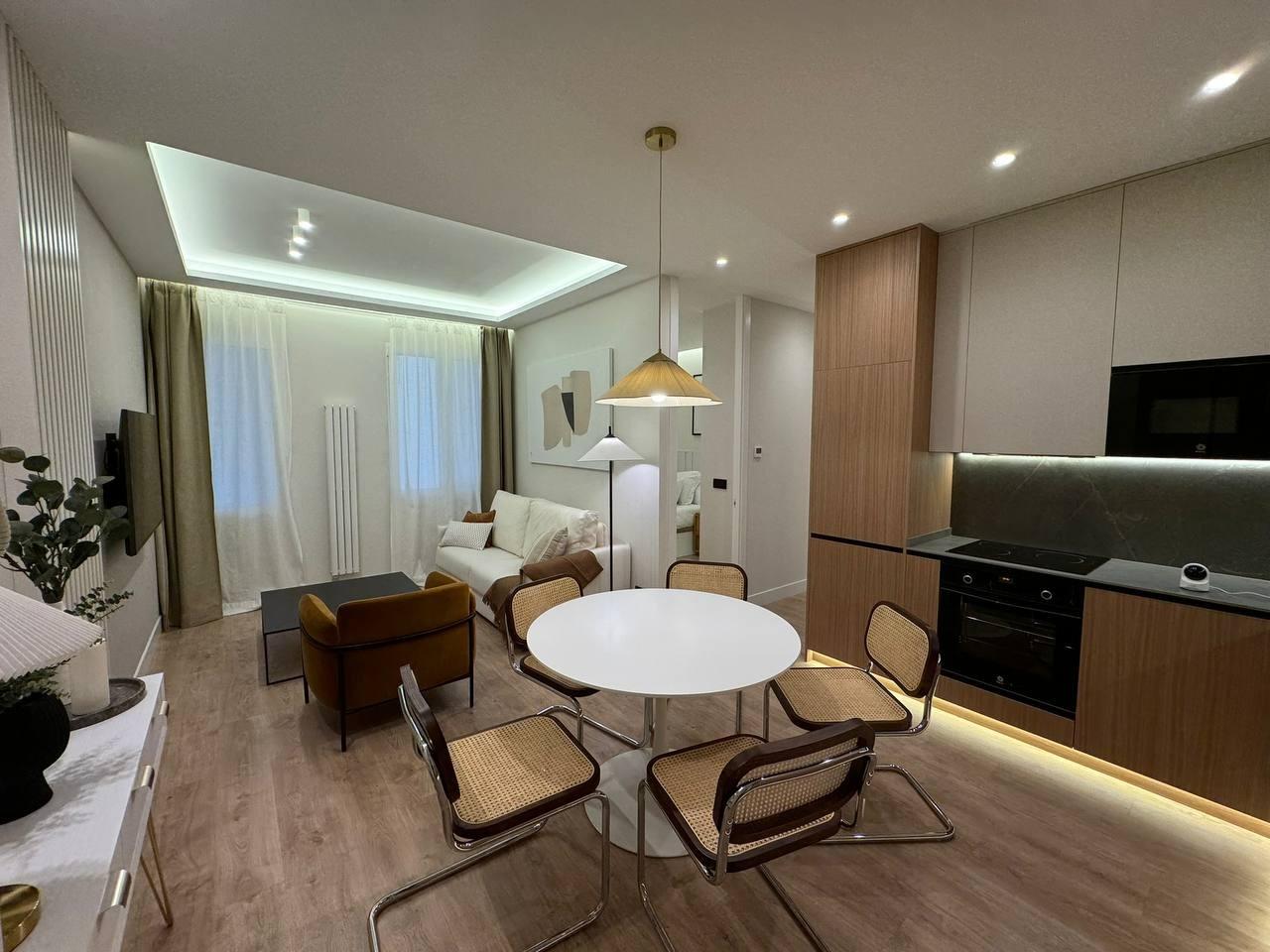 Huoneisto Madrid, Espanja 2 makuuhuonetta, 76 m2 No. 165397