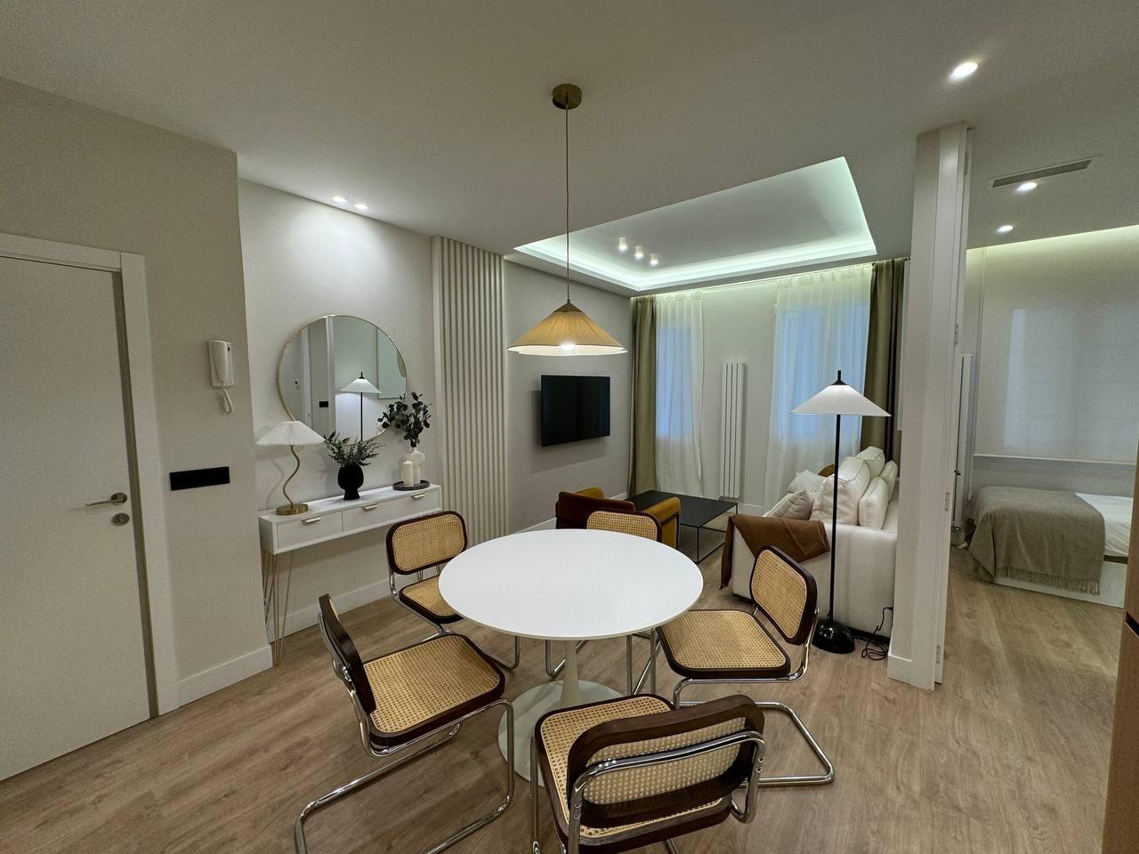 Huoneisto Madrid, Espanja 2 makuuhuonetta, 76 m2 No. 165397