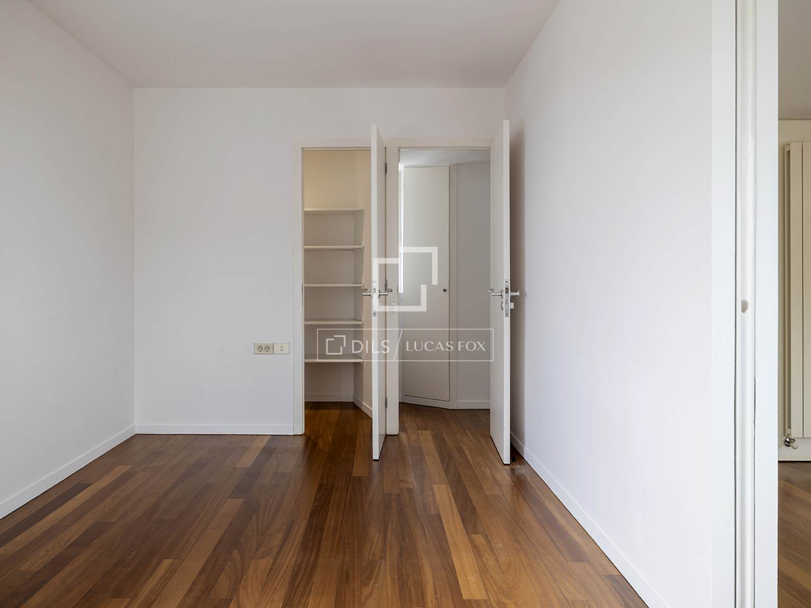 Villa à Barcelona, Espagne 5 chambres, 443 m2 No. 192842