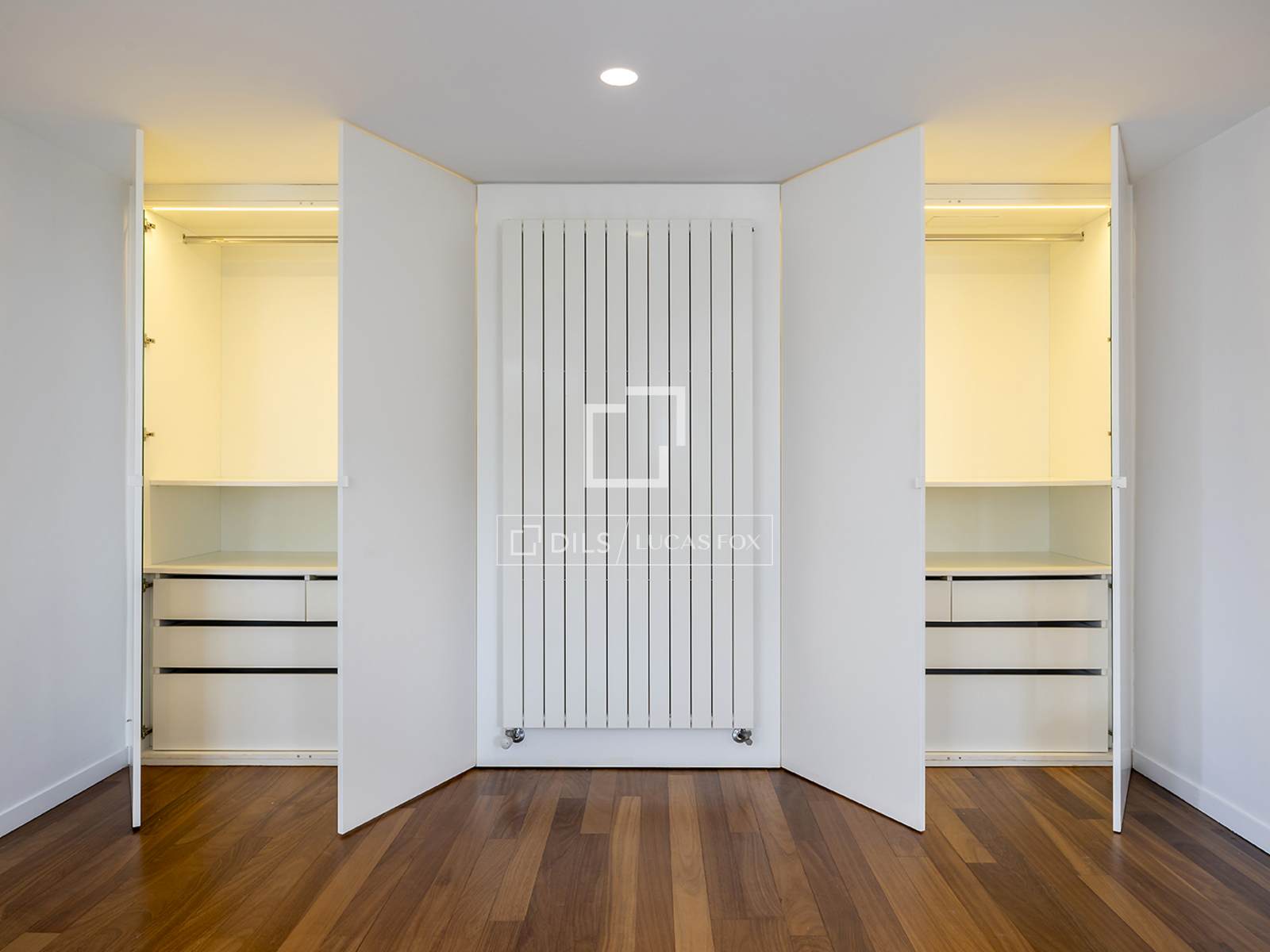 Villa à Barcelona, Espagne 5 chambres, 443 m2 No. 192842