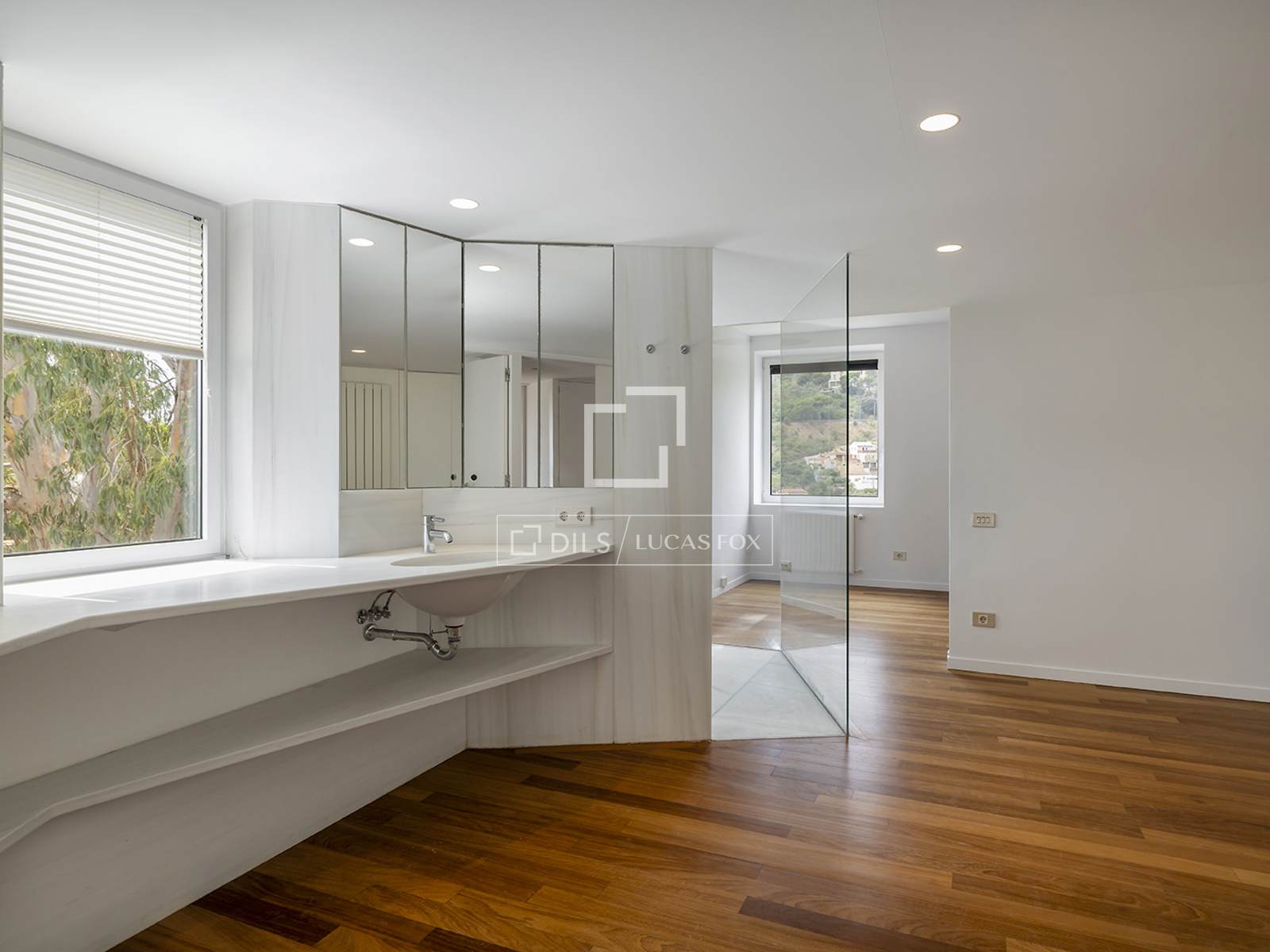 Villa à Barcelona, Espagne 5 chambres, 443 m2 No. 192842