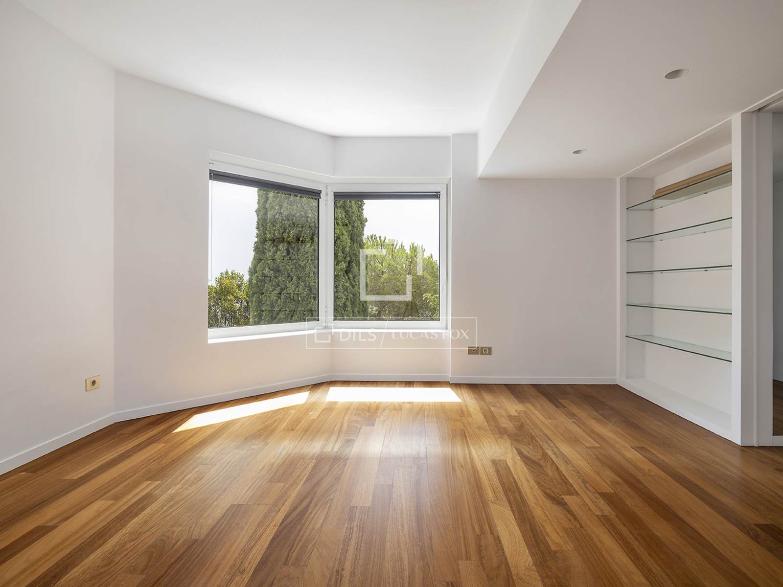 Villa à Barcelona, Espagne 5 chambres, 443 m2 No. 192842