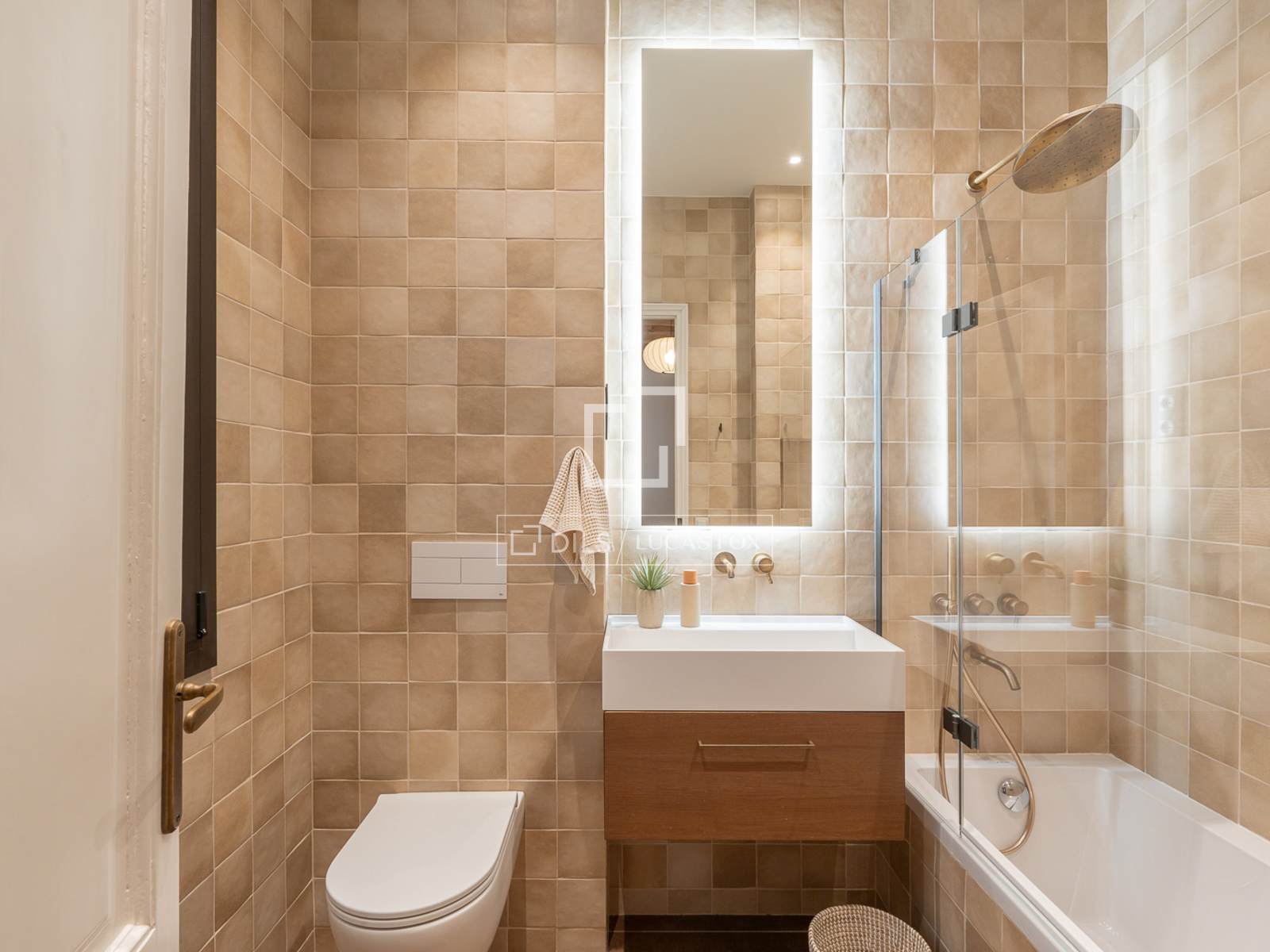 Apartment à Barcelona, Espagne 3 chambres, 147 m2 No. 192841