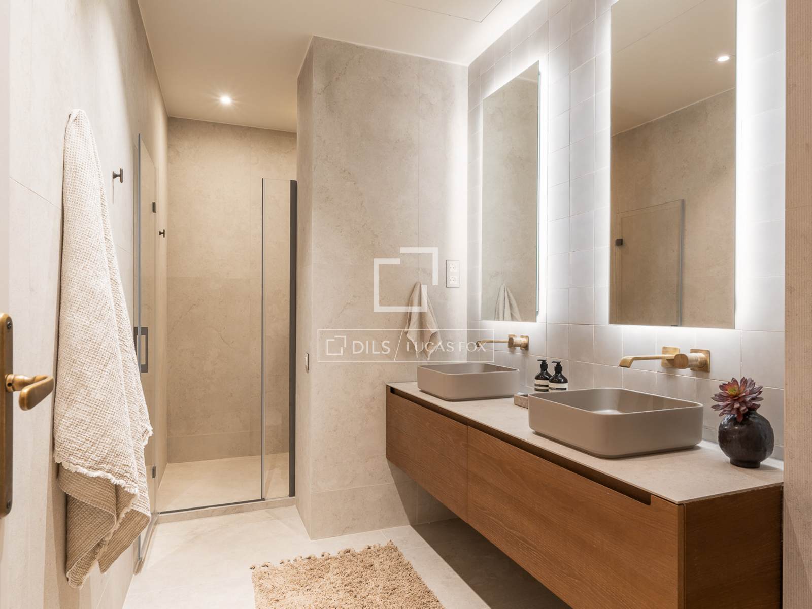 Apartment à Barcelona, Espagne 3 chambres, 147 m2 No. 192841