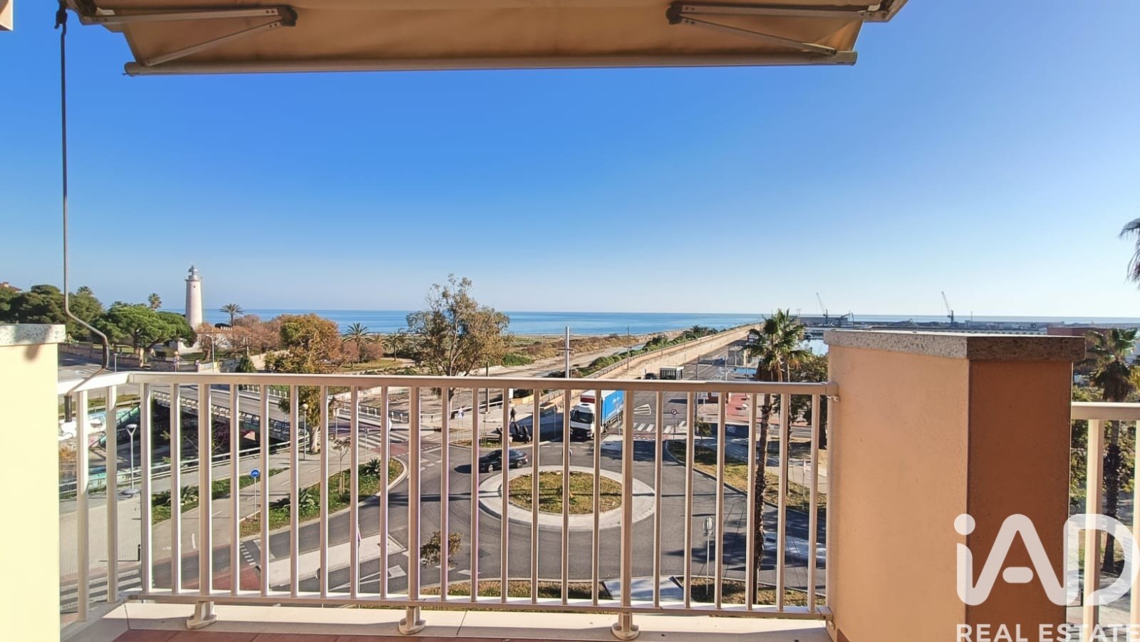 Wohnung in Vilanova i la Geltru, Barcelona, Spanien 4 Schlafzimmer, 116 m2 Nr. 172625