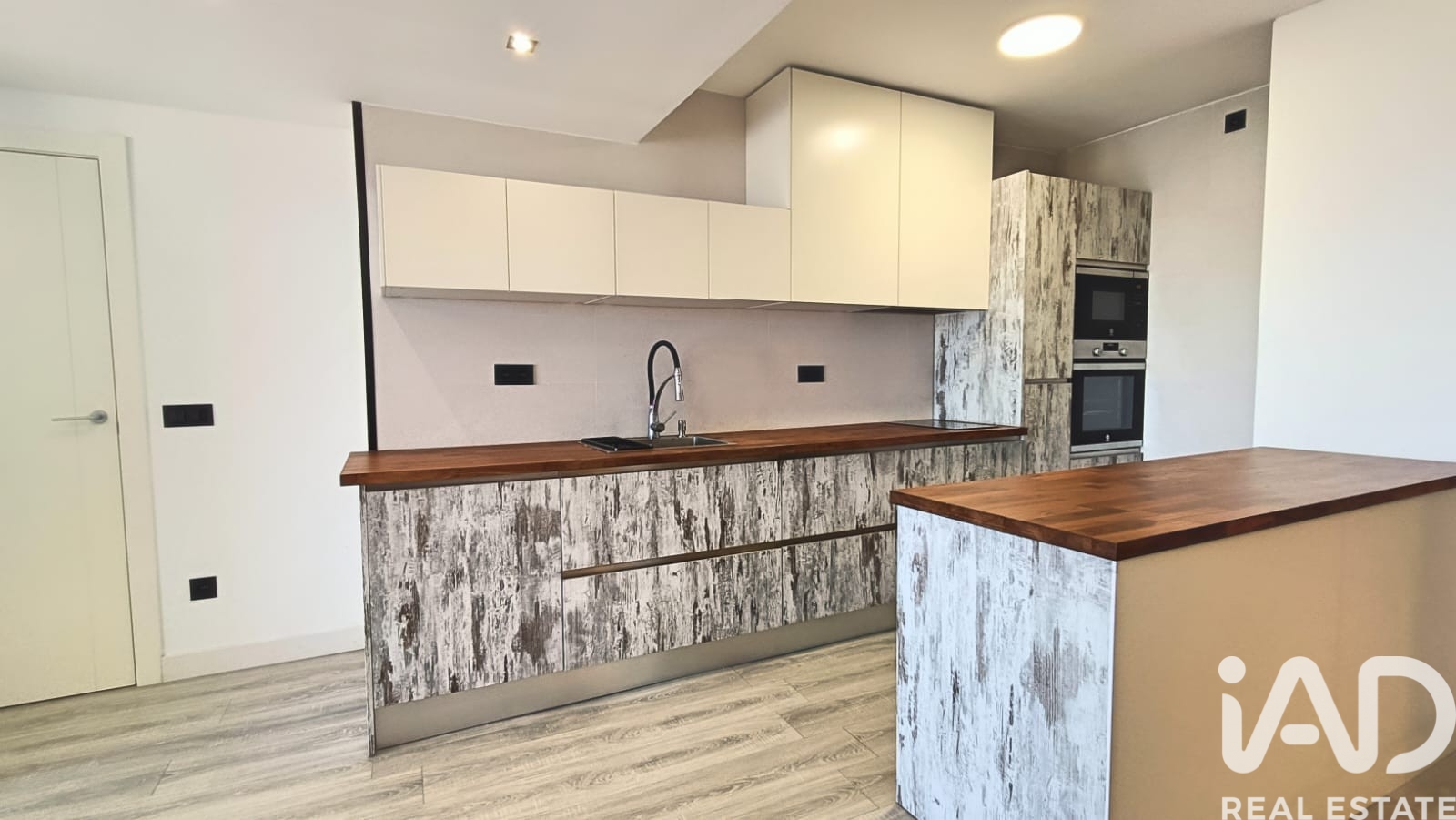 Wohnung in Vilanova i la Geltru, Barcelona, Spanien 4 Schlafzimmer, 116 m2 Nr. 172625