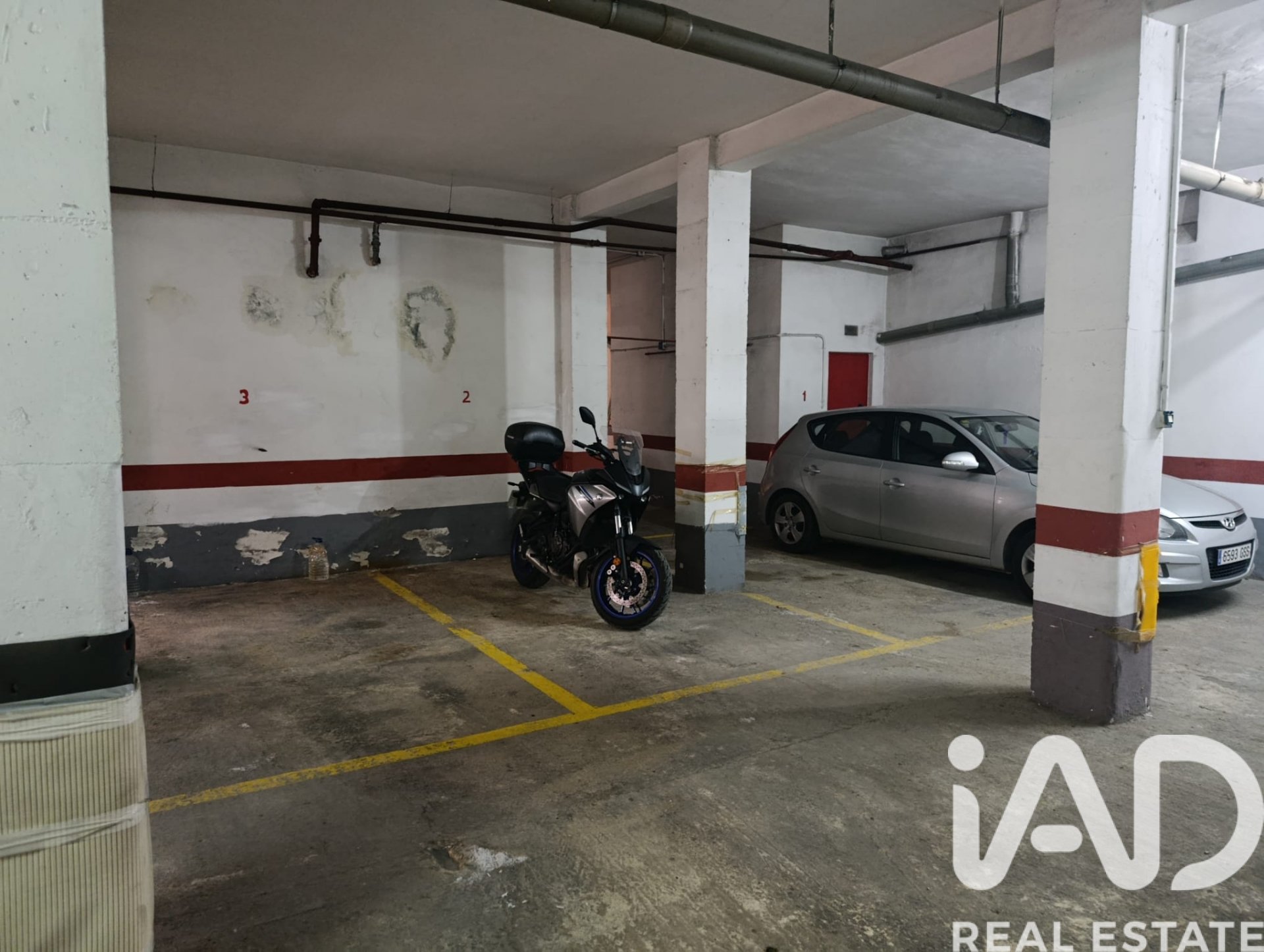 Garage in Zaragoza, Spain 180 sq.m. No. 192245