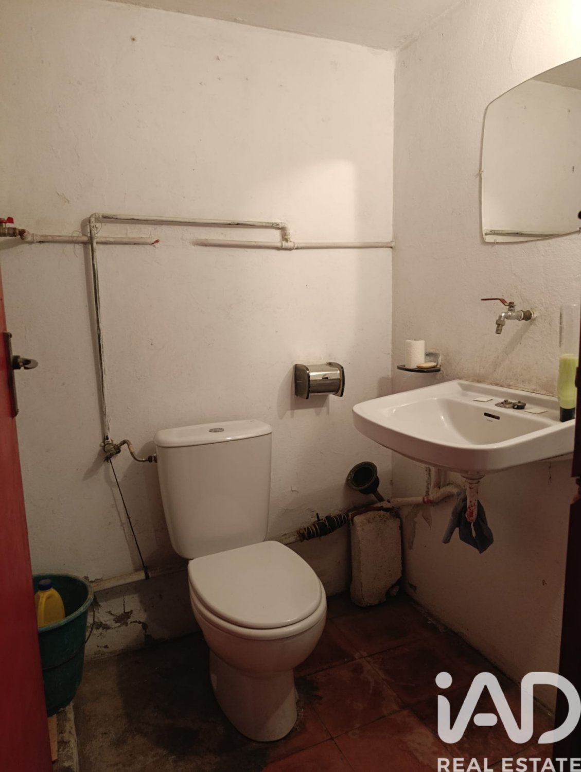 Garage in Zaragoza, Spain 180 sq.m. No. 192245