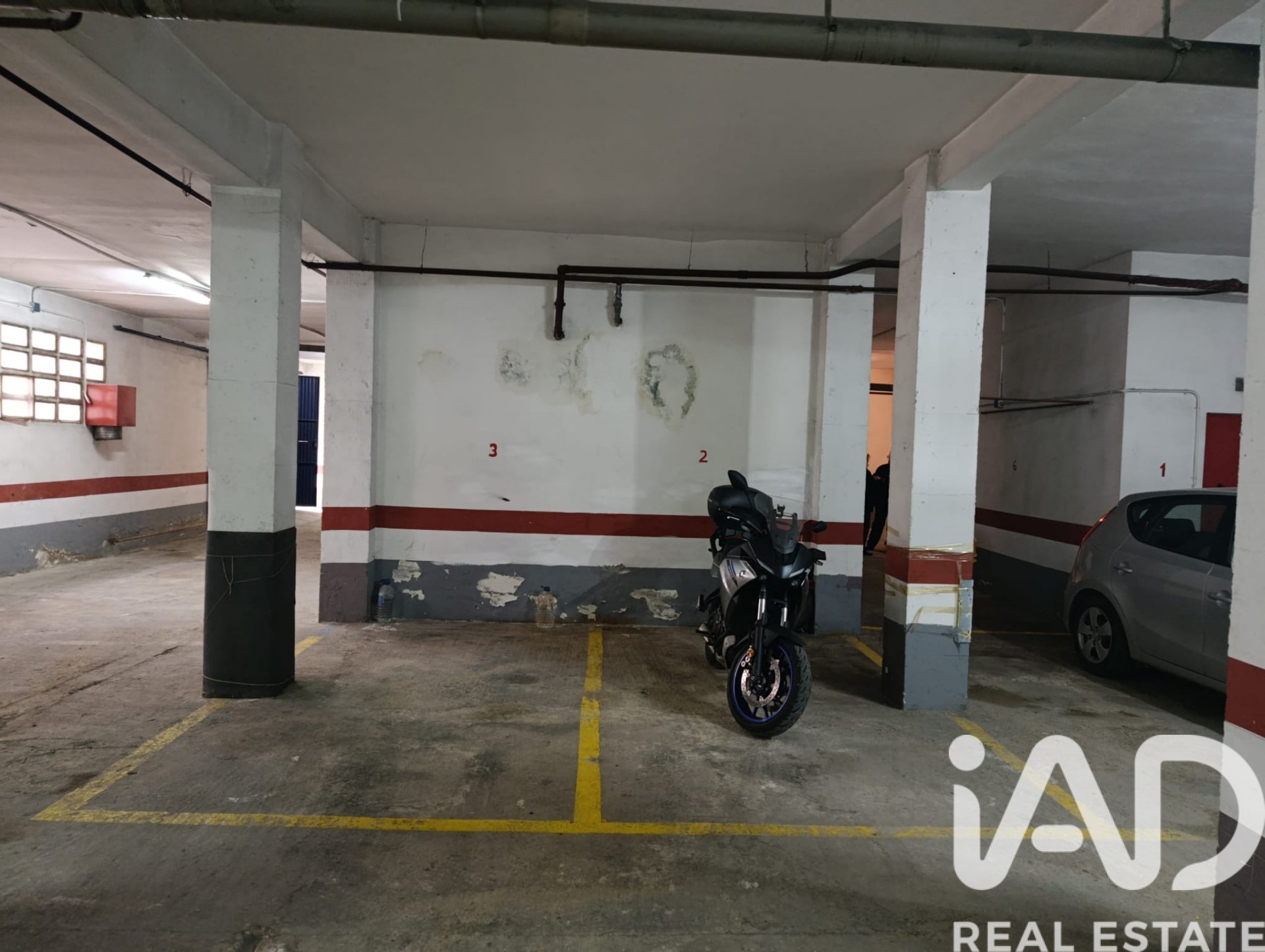 Garage in Zaragoza, Spain 180 sq.m. No. 192245