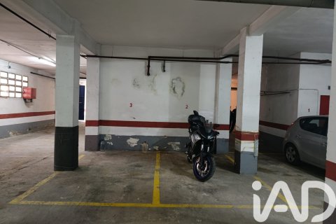 Garage i Zaragoza, Spanien 180 kvm. Nr. 192245